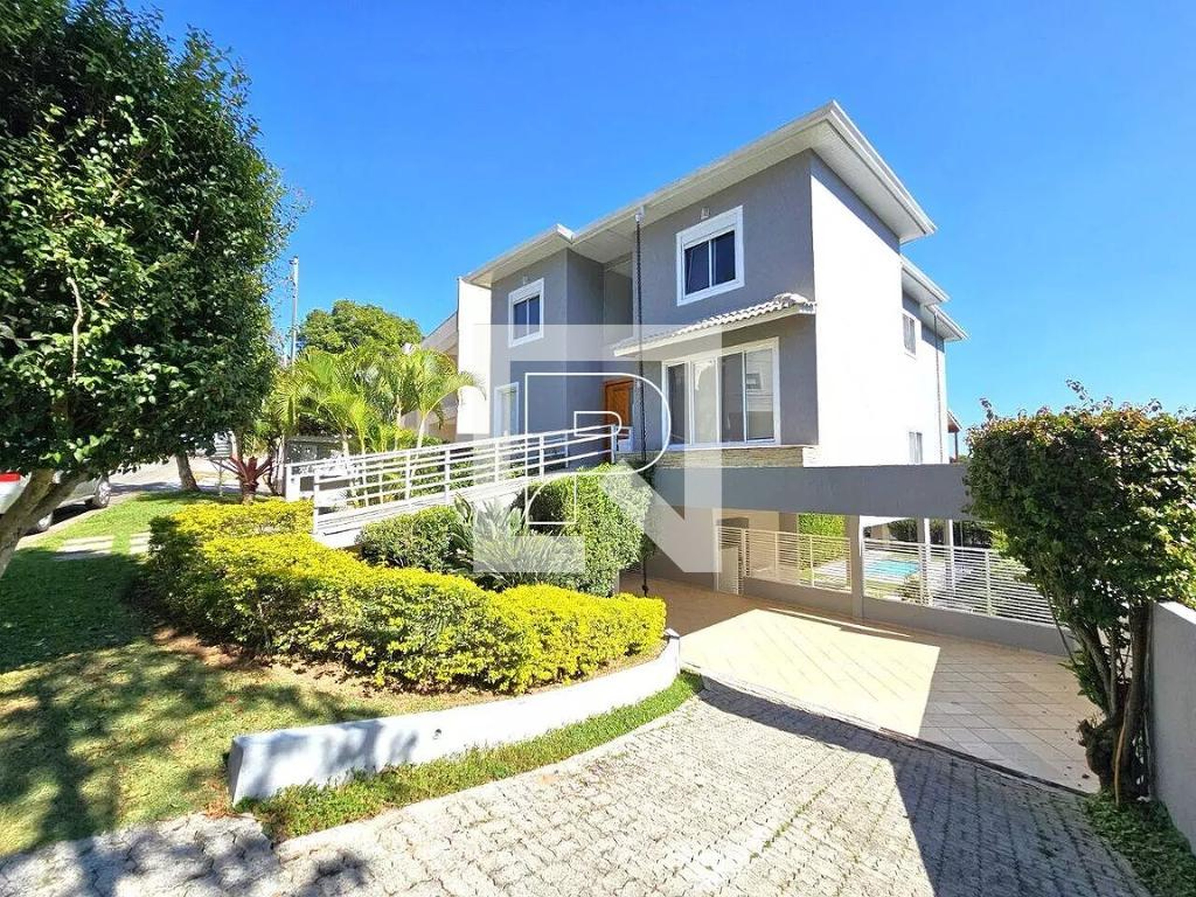 Fachada Condomínio em Estrada da Fazendinha, 6610