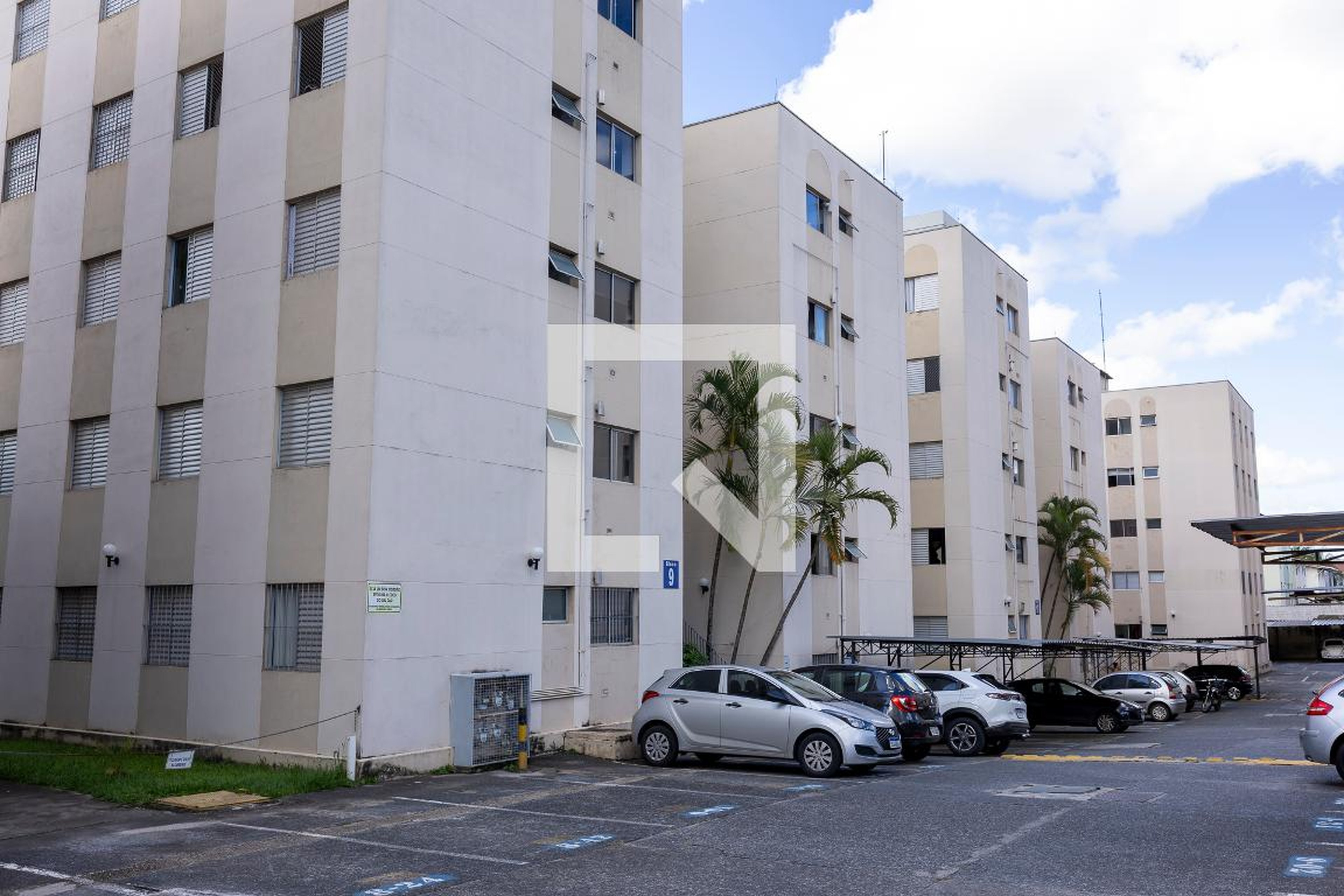 Fachada do Prédio Condomínio Pássaros