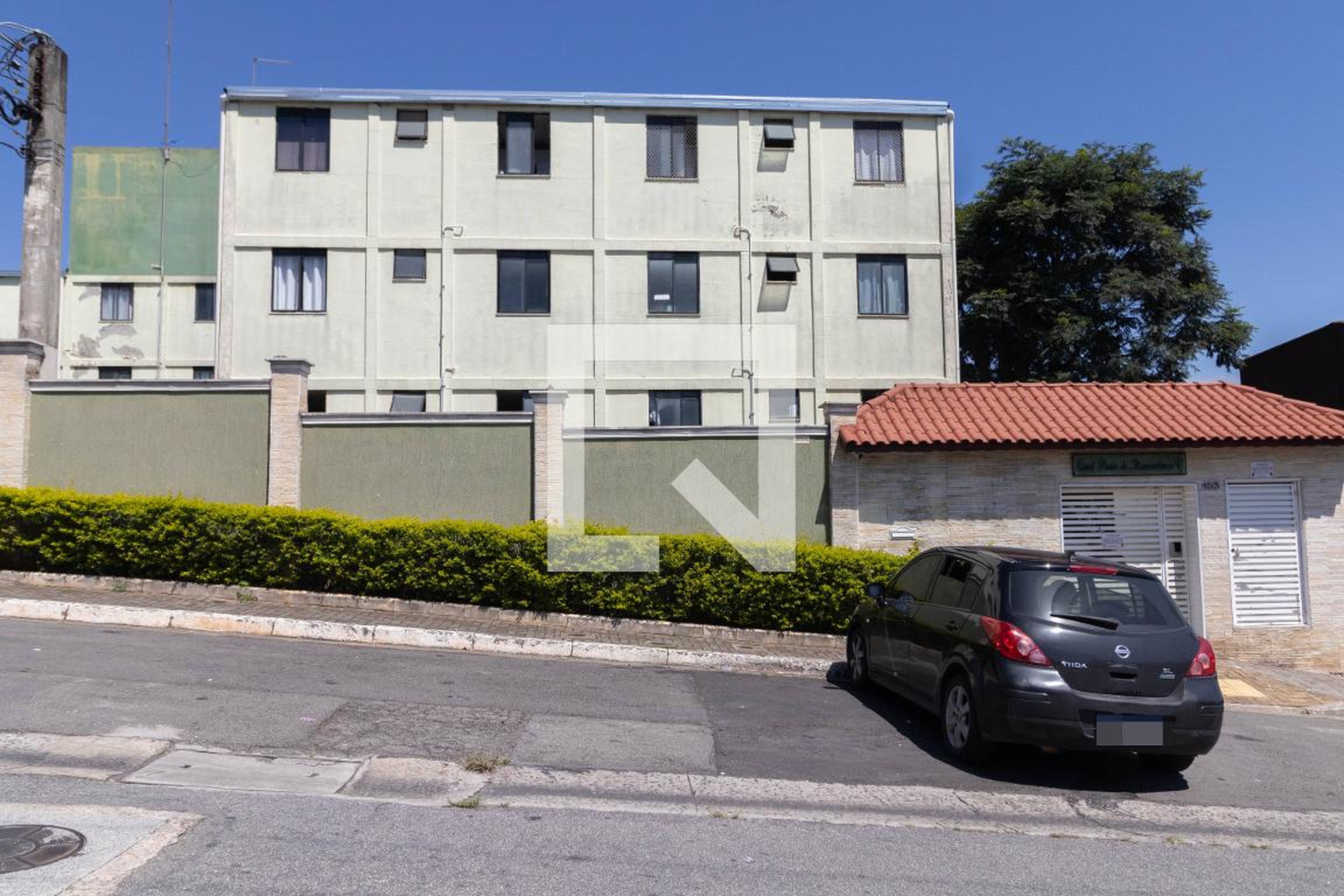 Fachada Condomínio em Rua Arroio Sarandi, 453