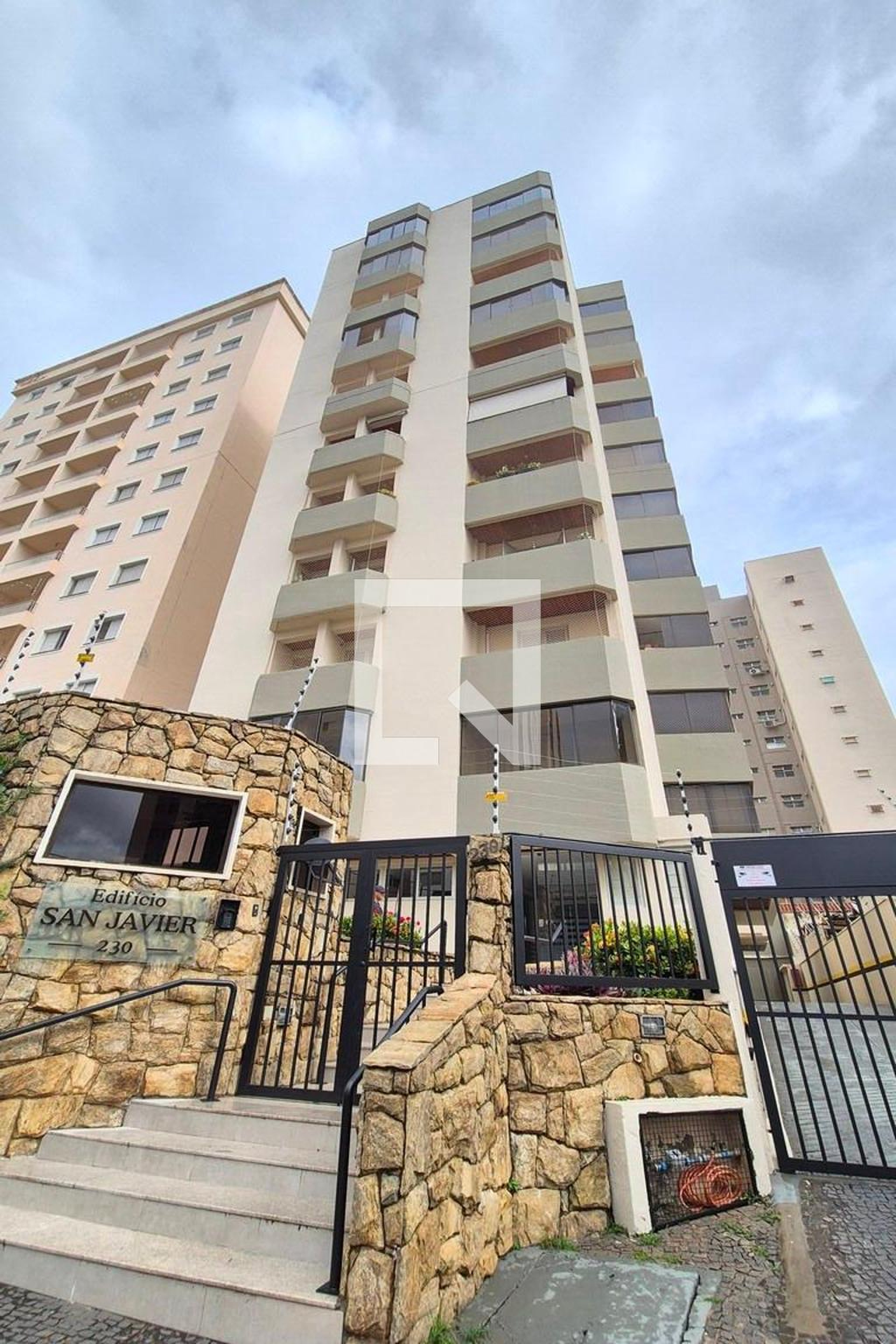 Fachada do Prédio Condomínio San Javier