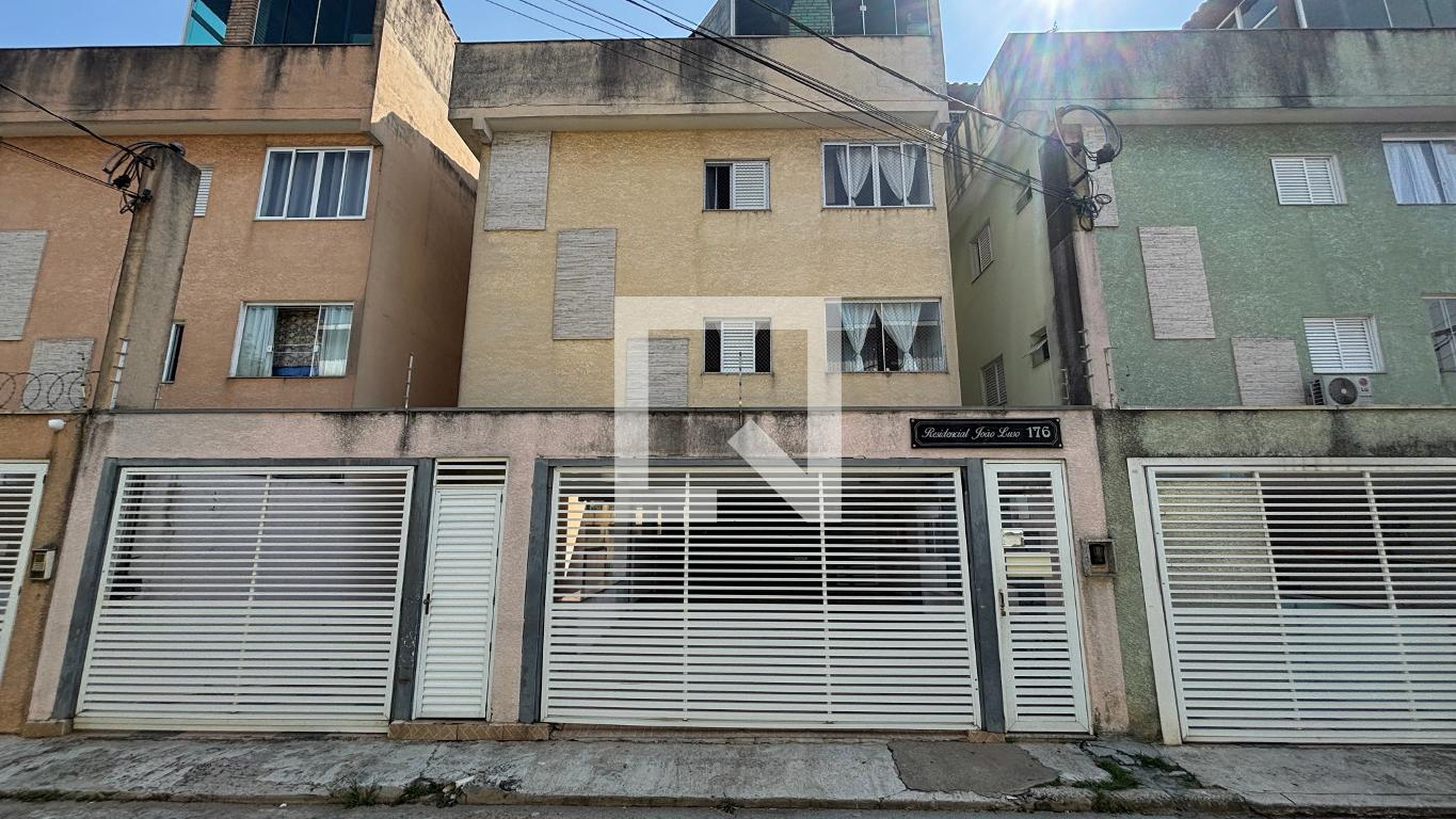 Fachada Condomínio em Rua João Luso, 176