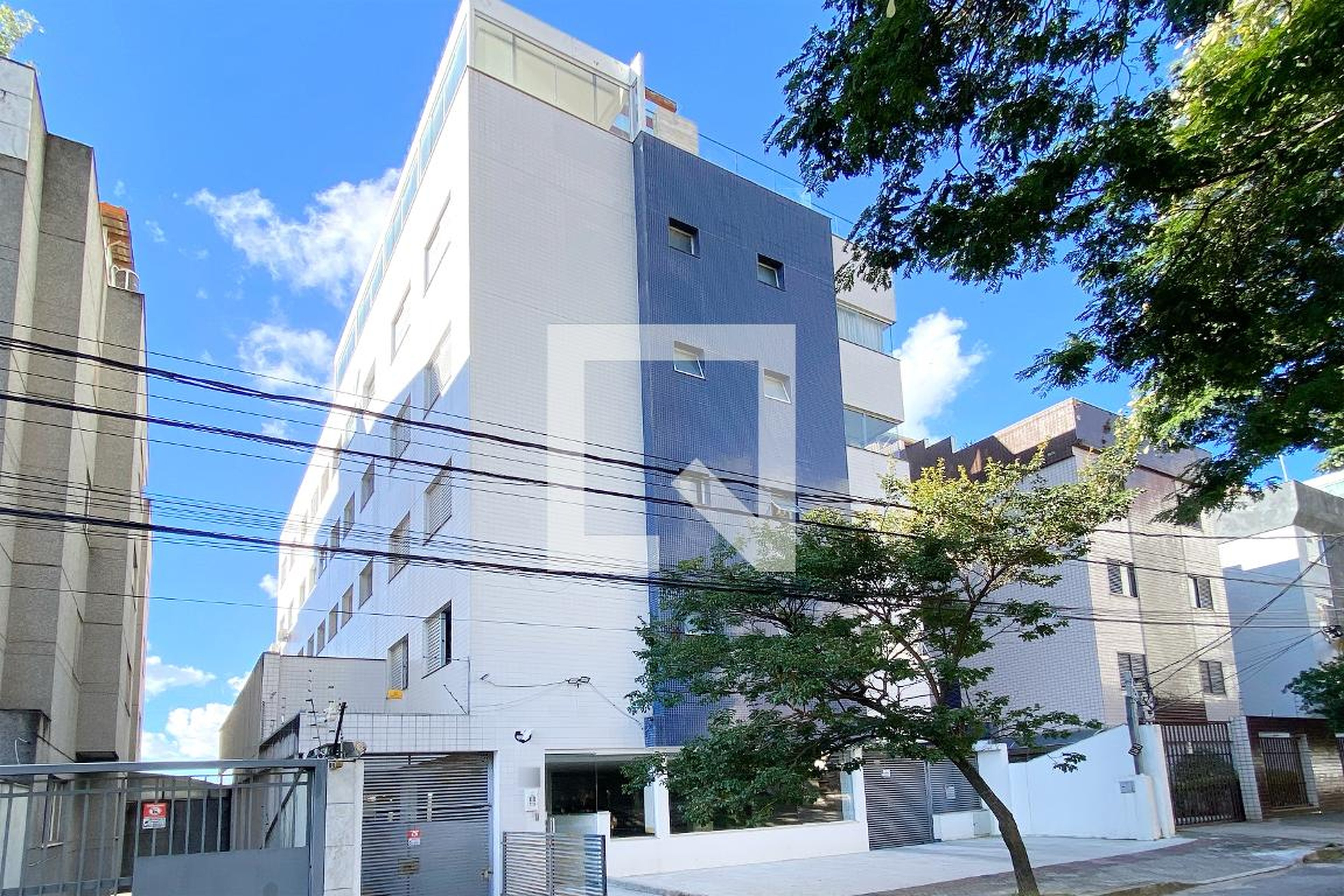 Fachada Condomínio em Rua Iracy Manata, 188