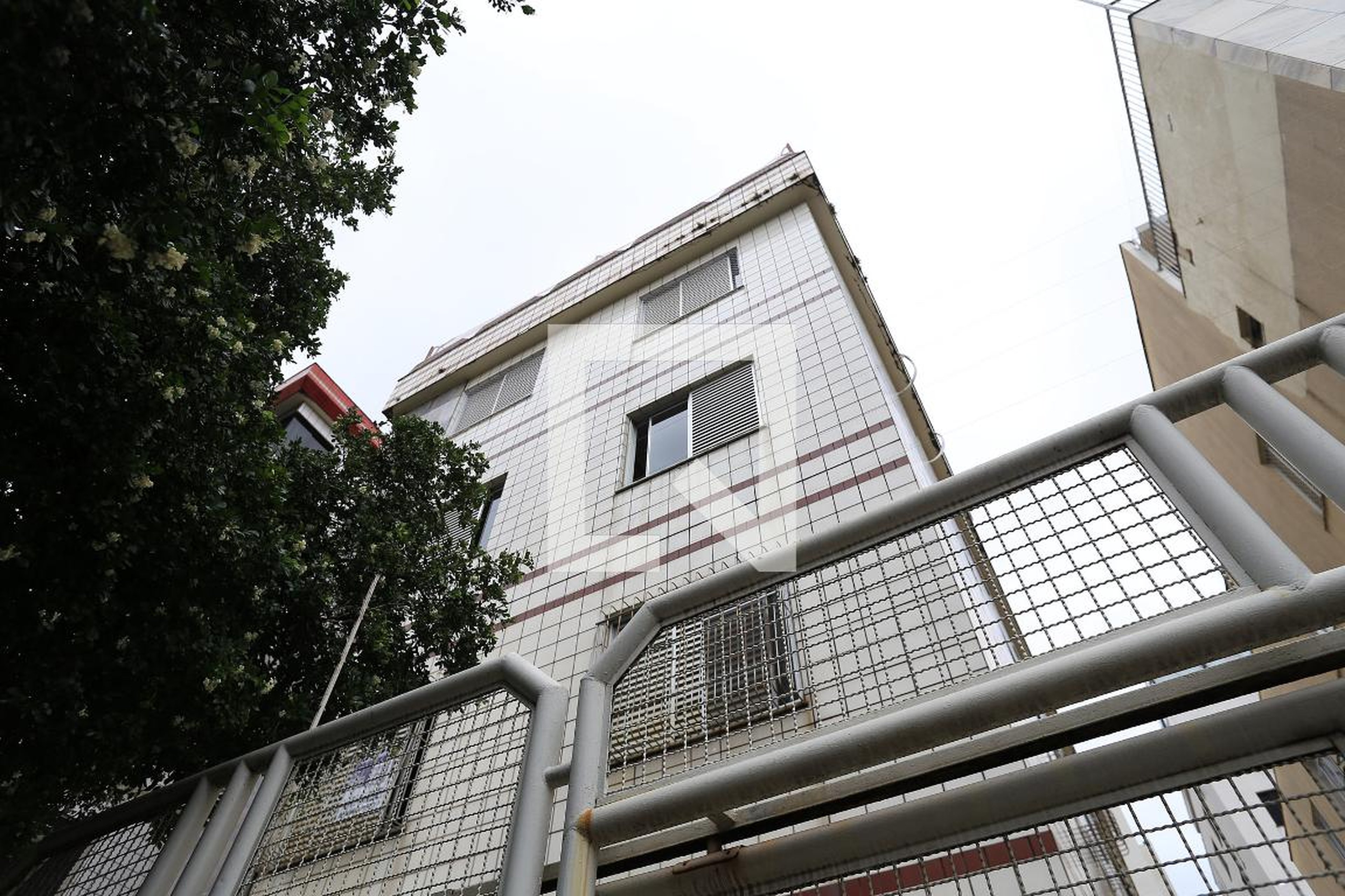 Fachada Condomínio em Rua Cardeal Stepinac, 576