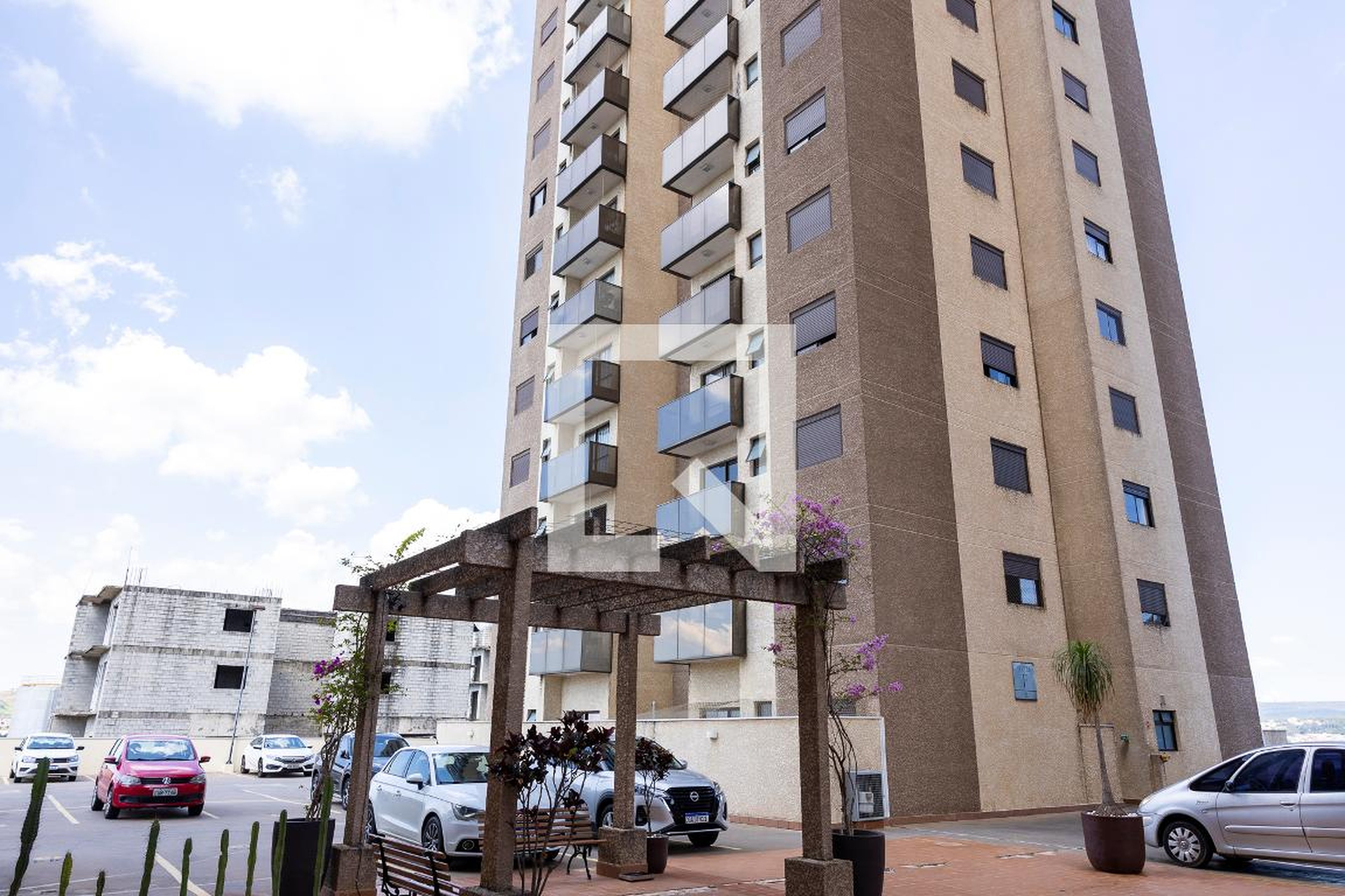 Fachada do Prédio Condomínio Paris