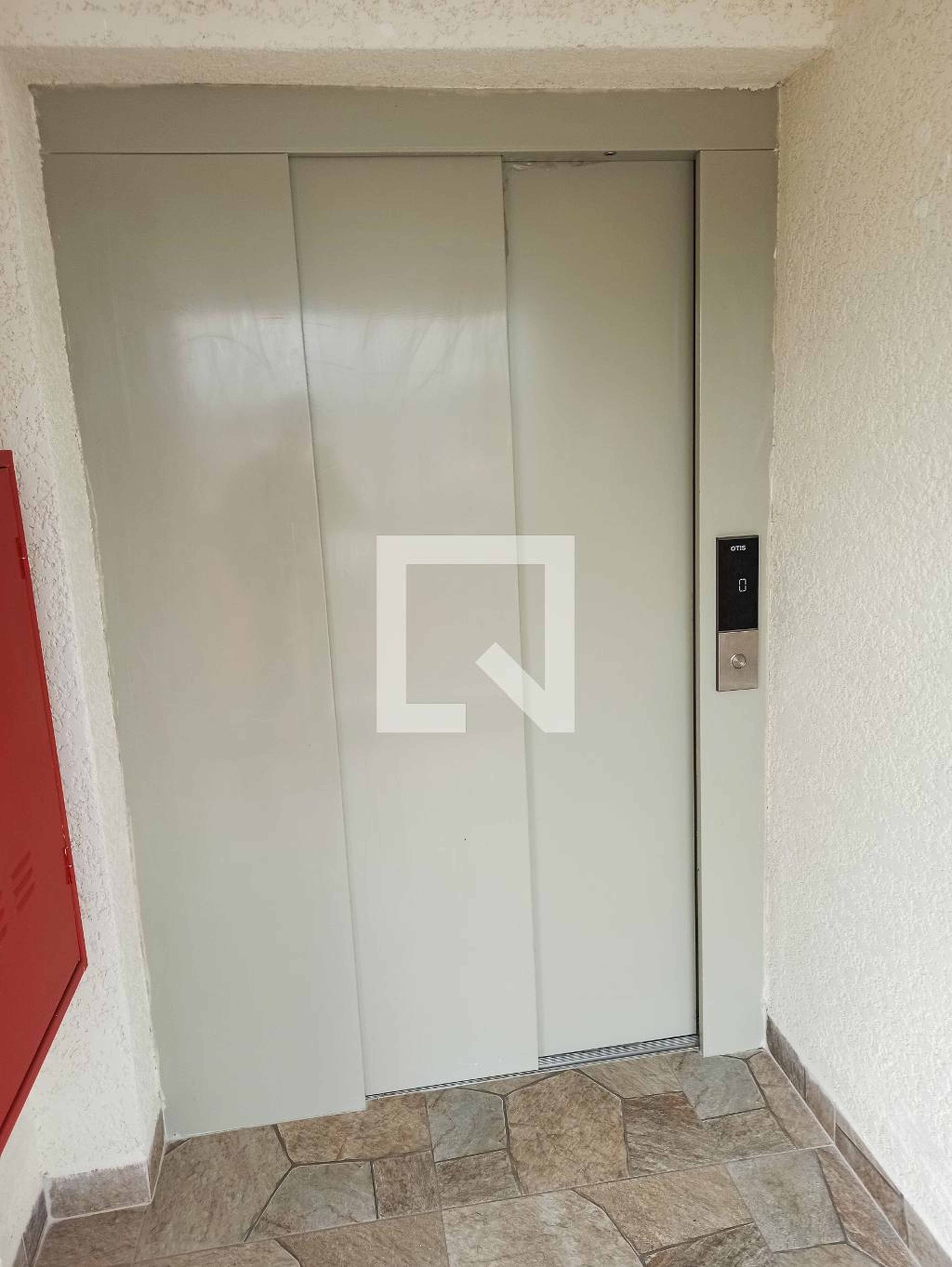 Elevador - Residencial Baroni III