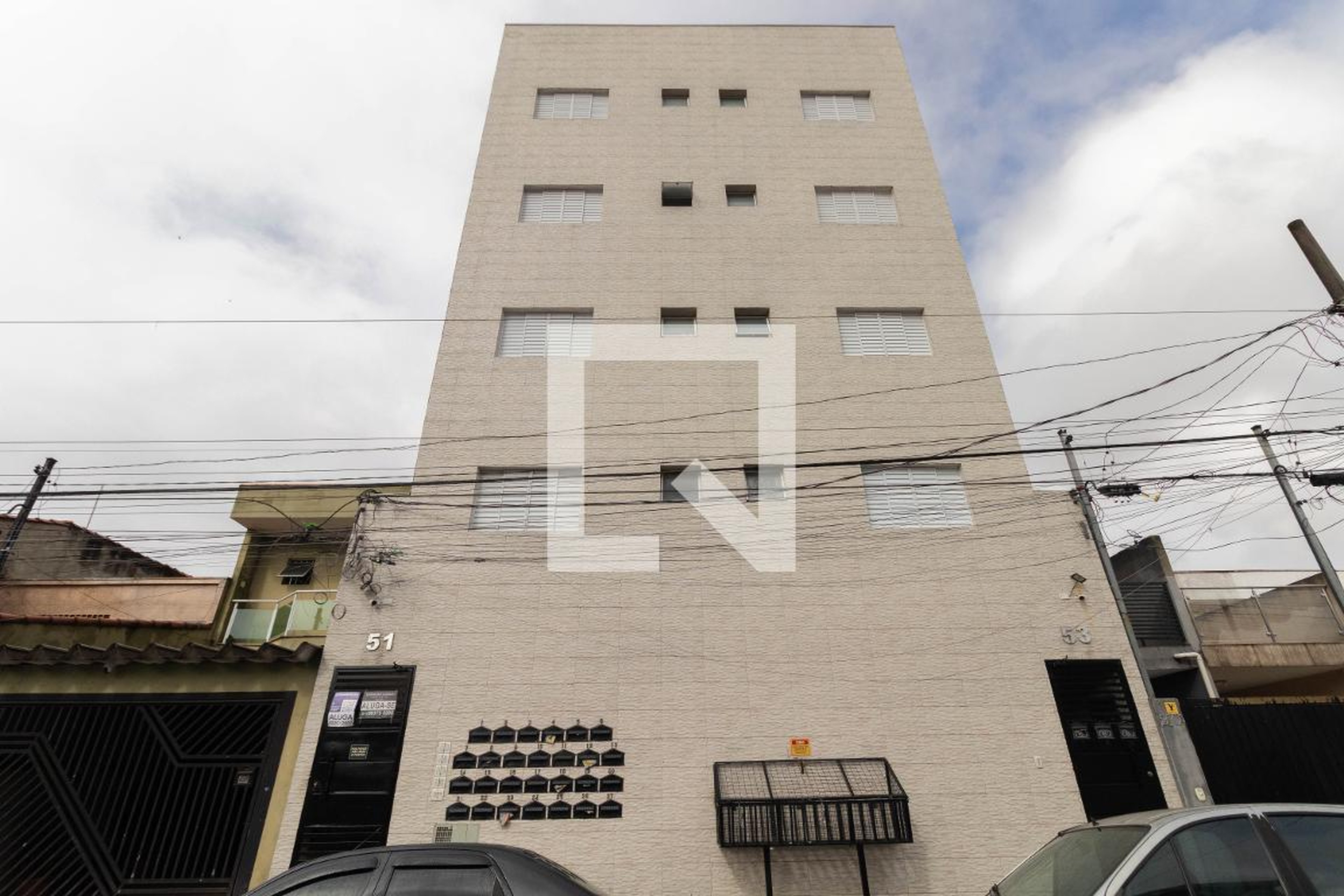 Fachada Condomínio em Rua Albury, 51