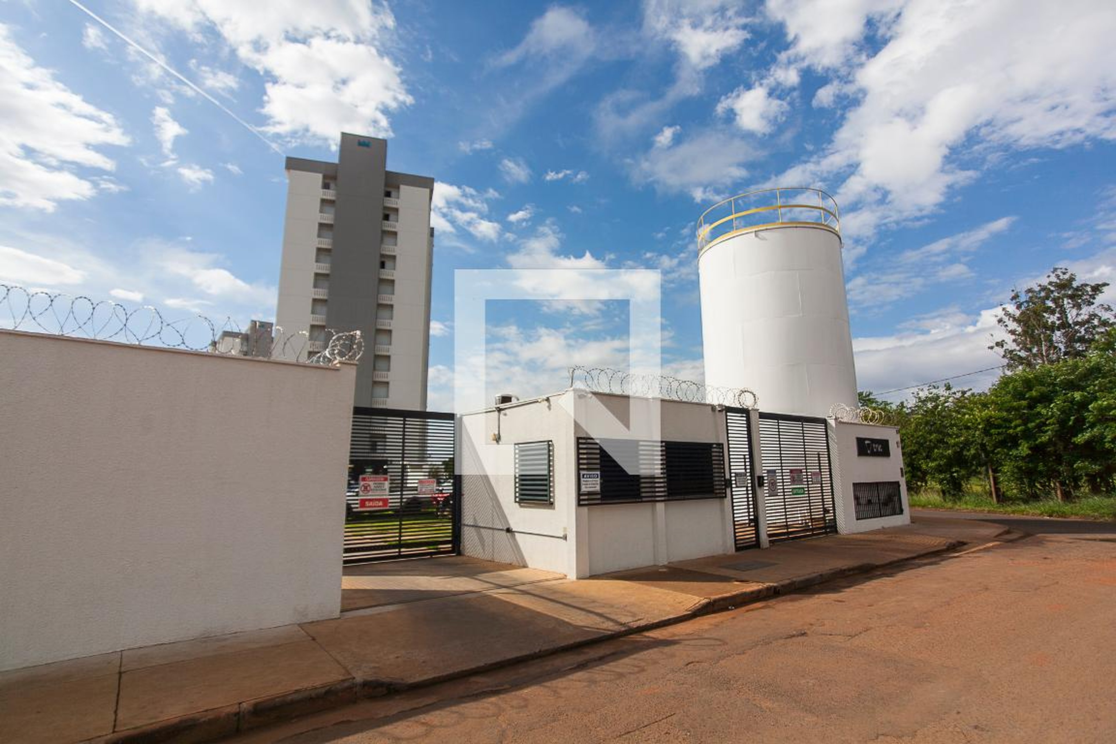 Fachada do Condominio Condomínio Trio Residence