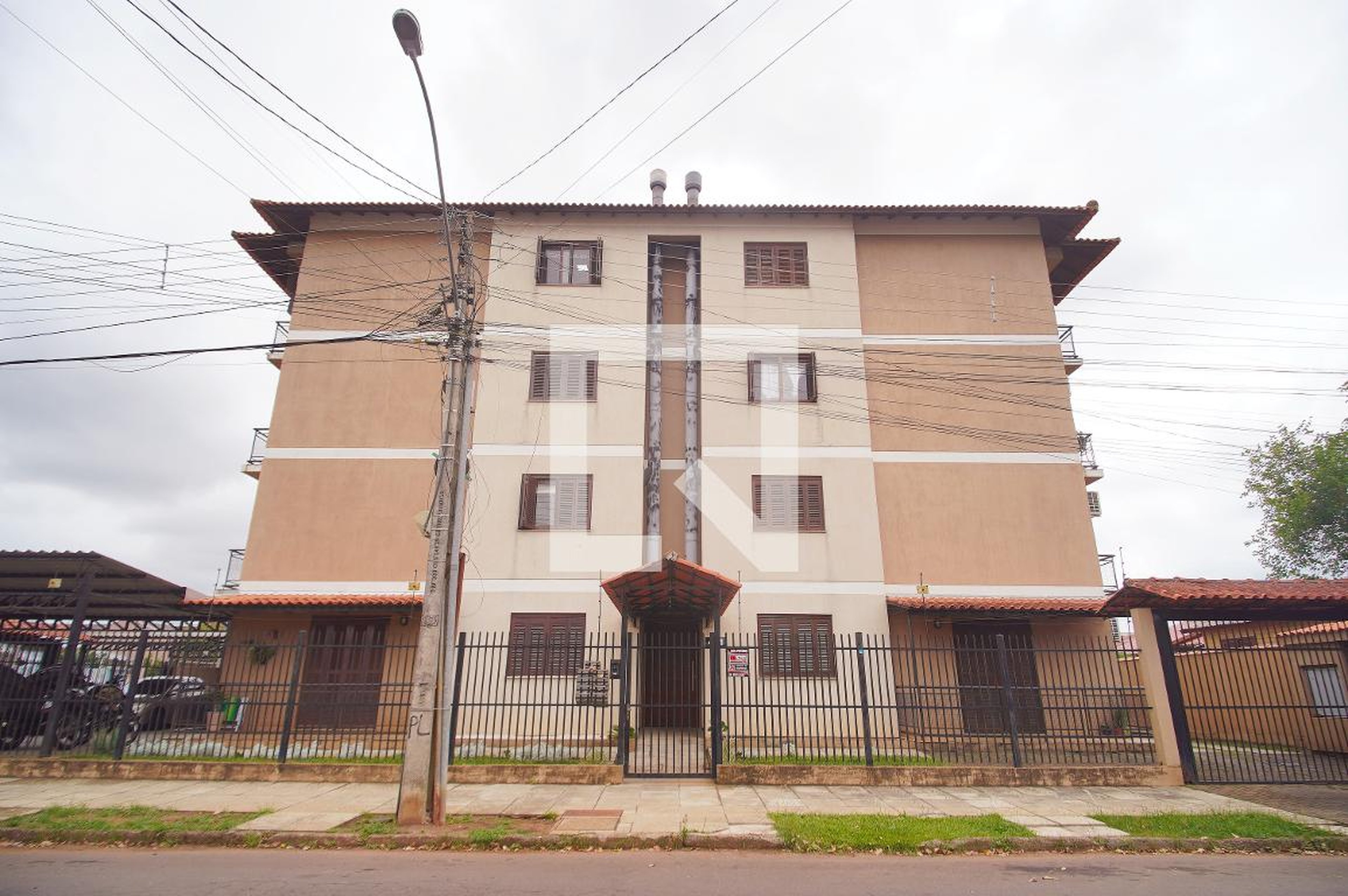 Fachada Condomínio em Rua Raul Bocanera, 411