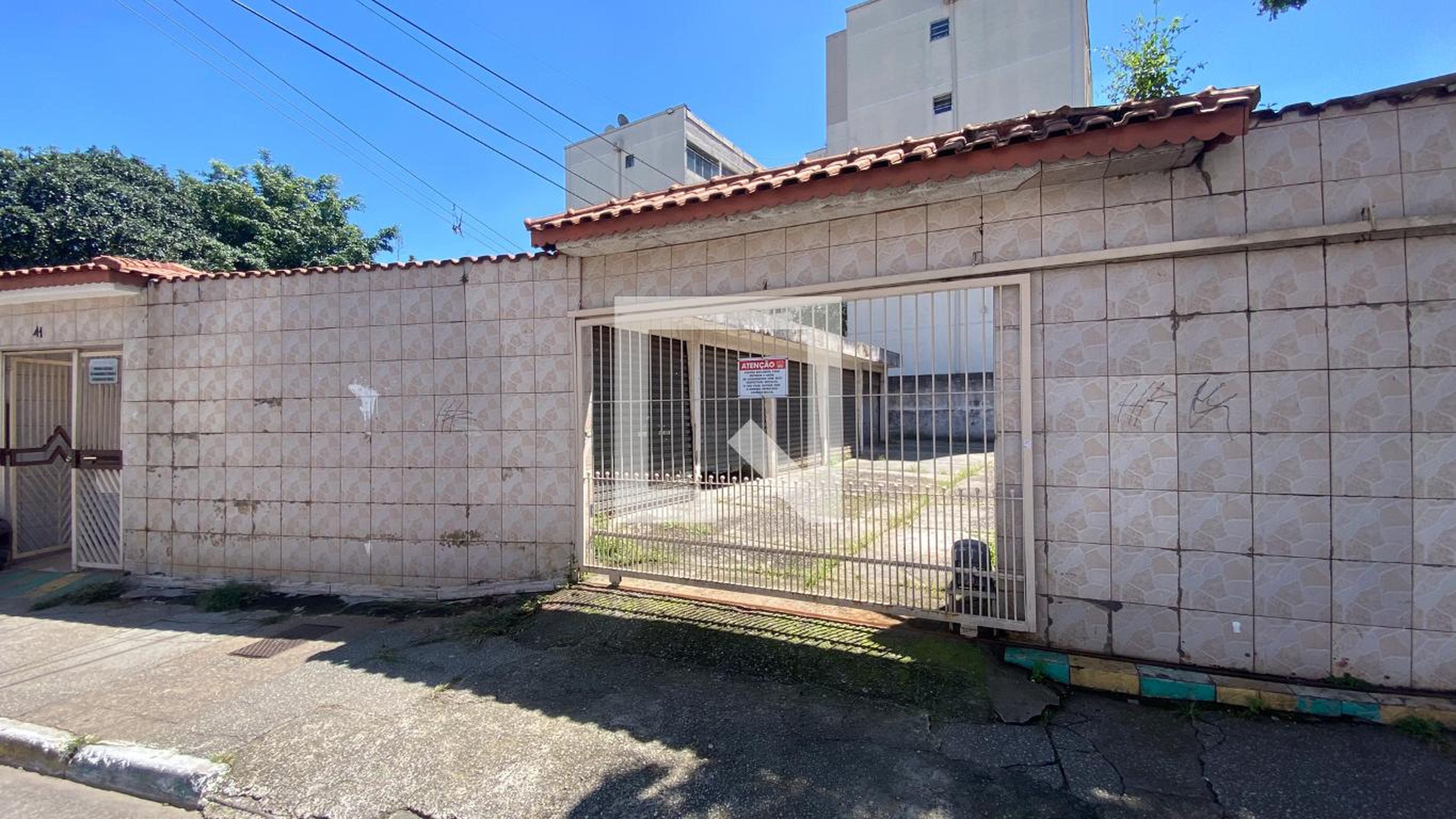 Fachada Condomínio em Rua Padre Jerônimo Machado, 41