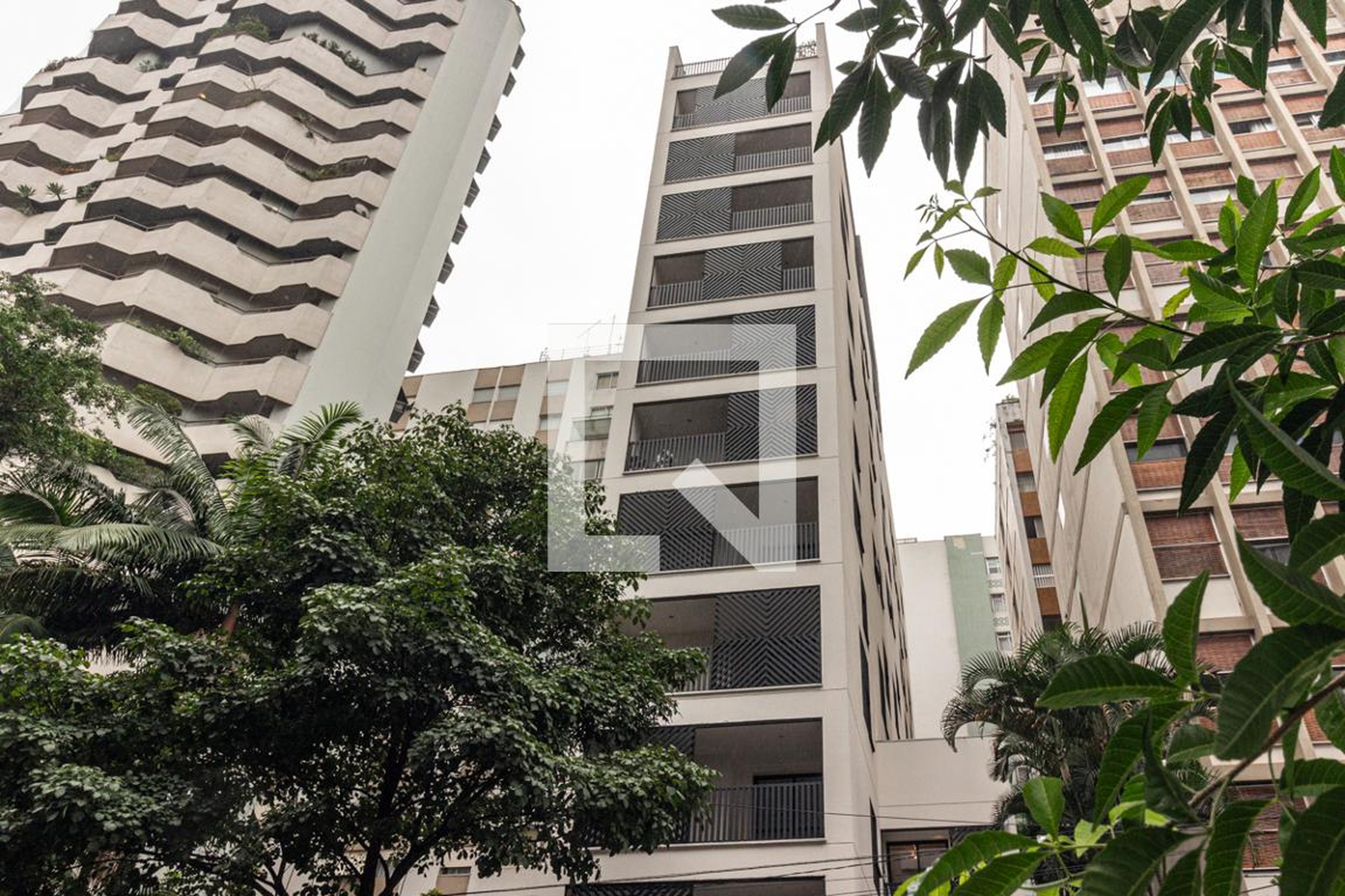 Fachada Condomínio em Rua Itacolomi, 173