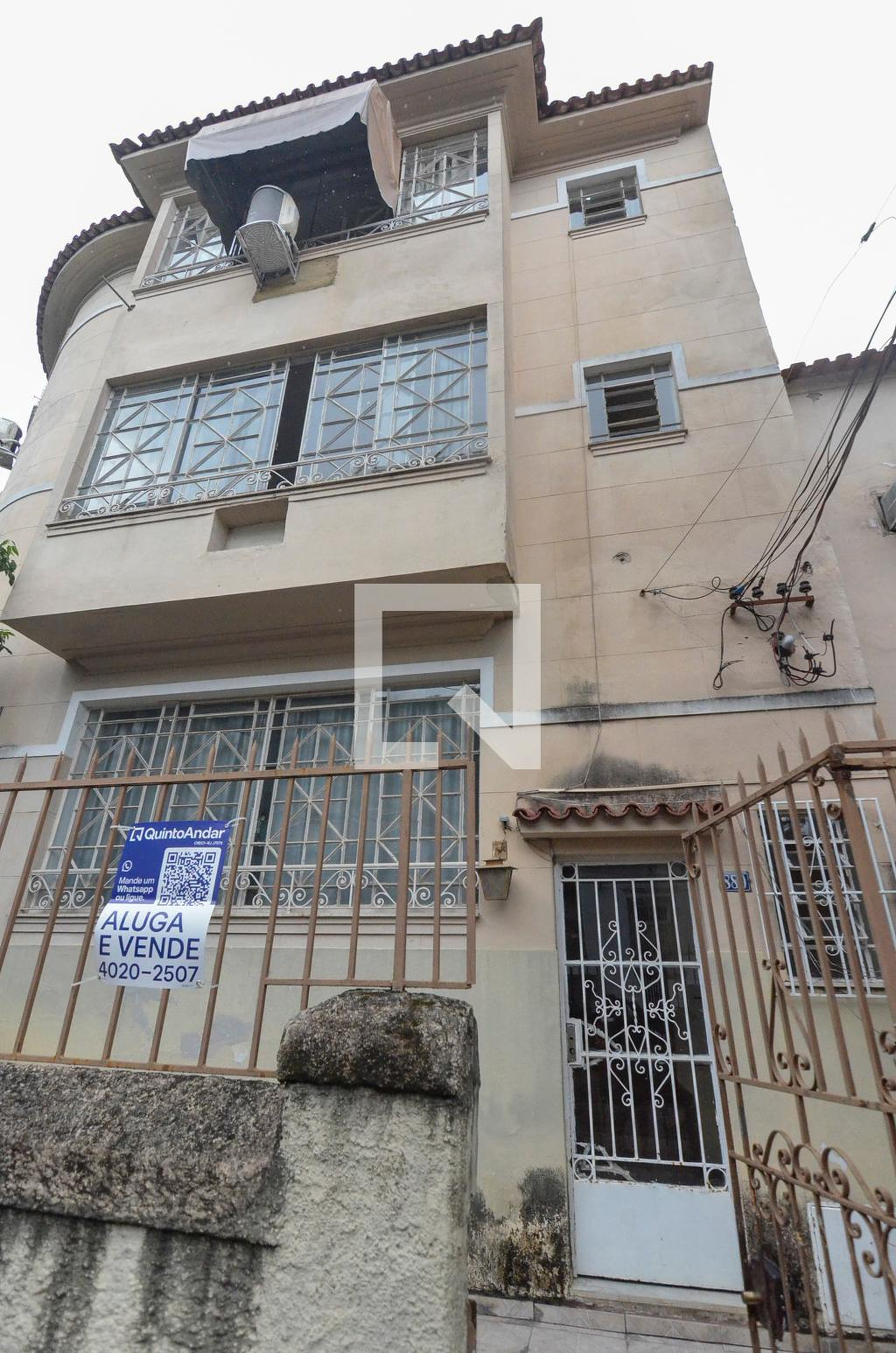 Fachada Condomínio em Rua Souza Franco, 880