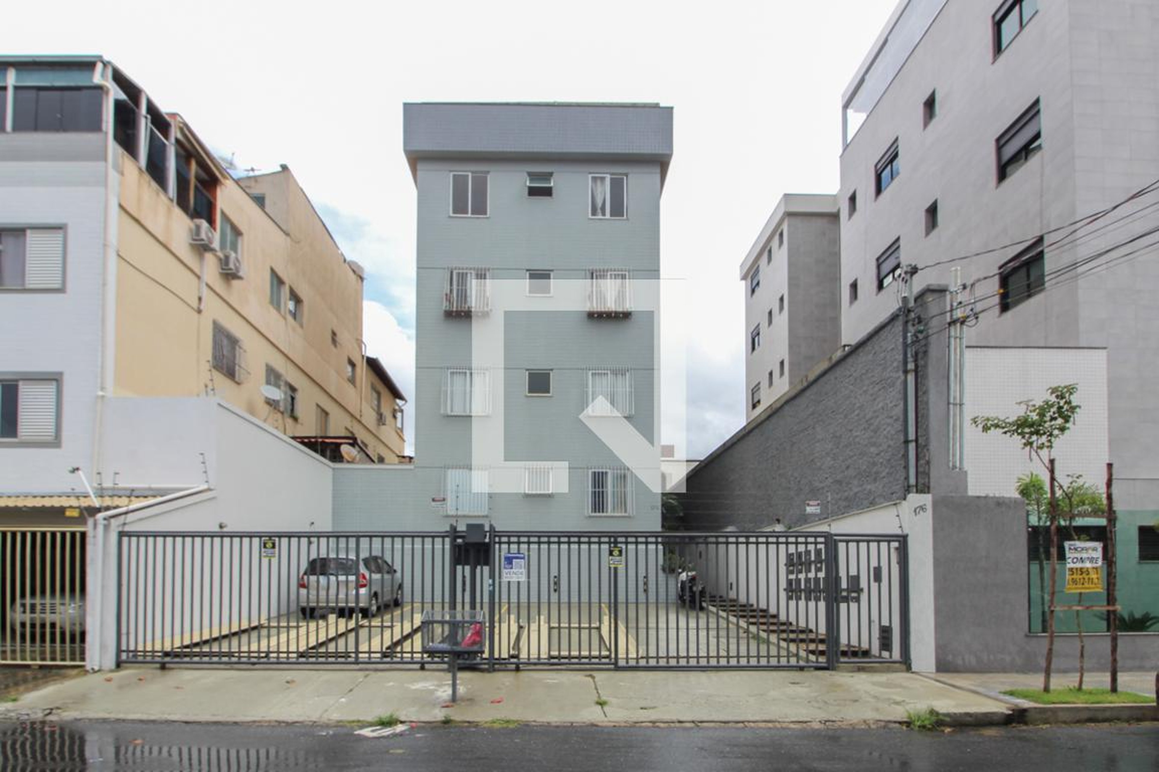 Fachada Condomínio em Rua Doutor Mario Magalhães, 176