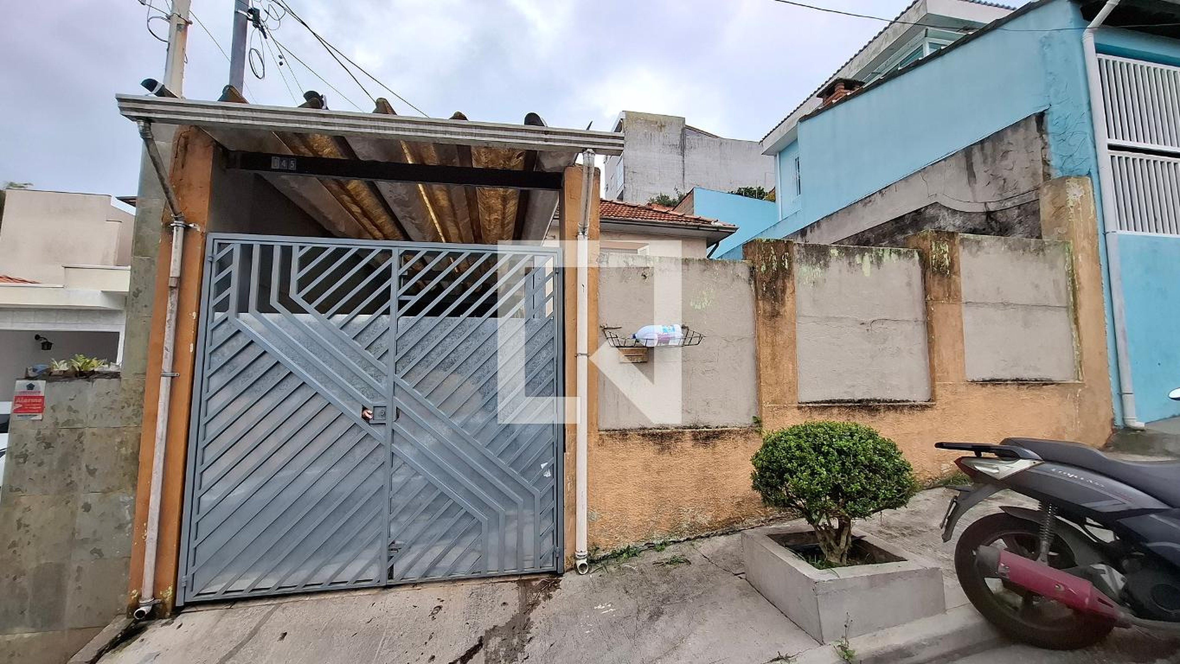 Fachada Condomínio em Rua Constituinte, 145