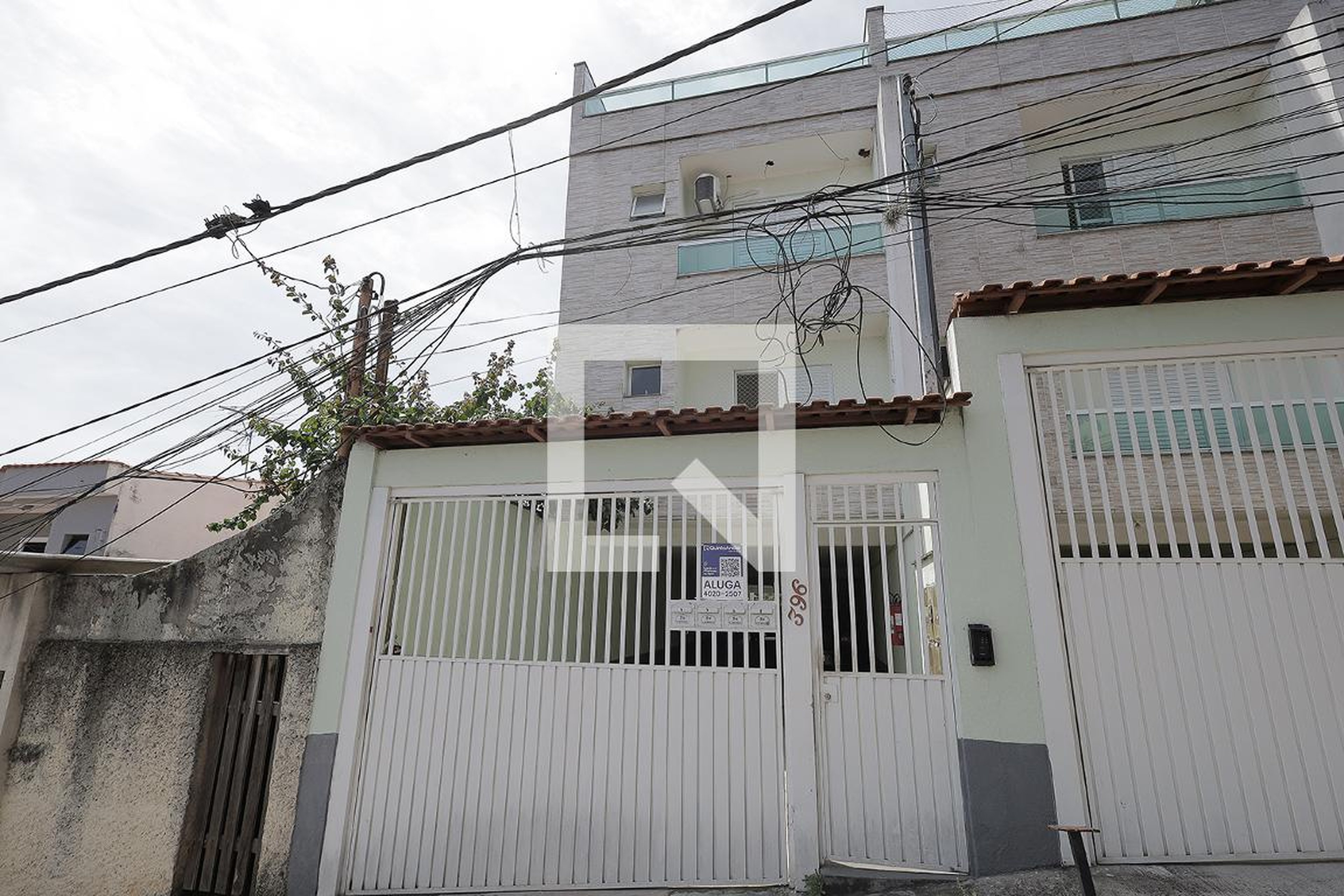 Fachada Condomínio em Rua Buenos Aíres, 396