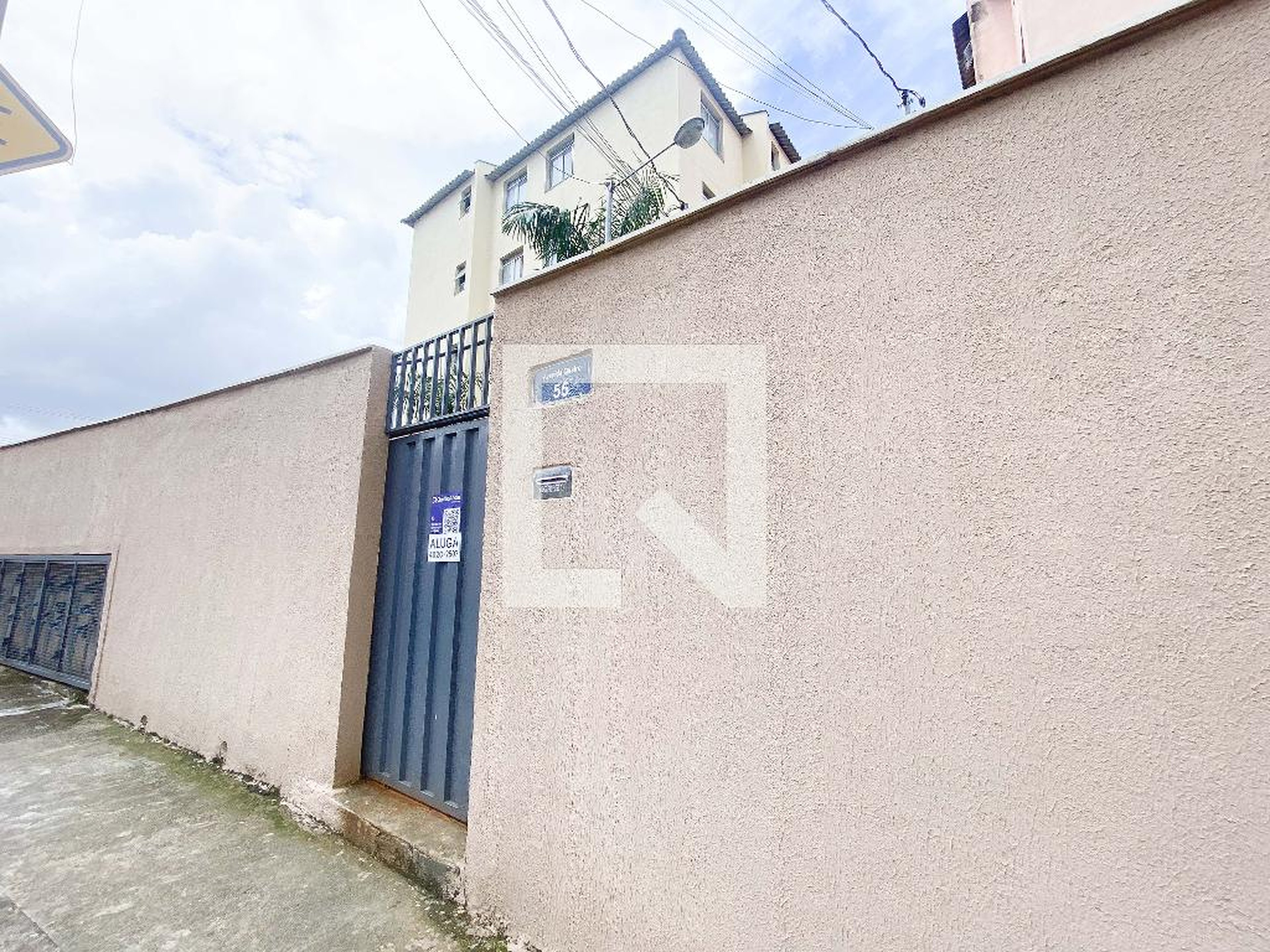 Fachada Condomínio em Avenida Quatro, 55