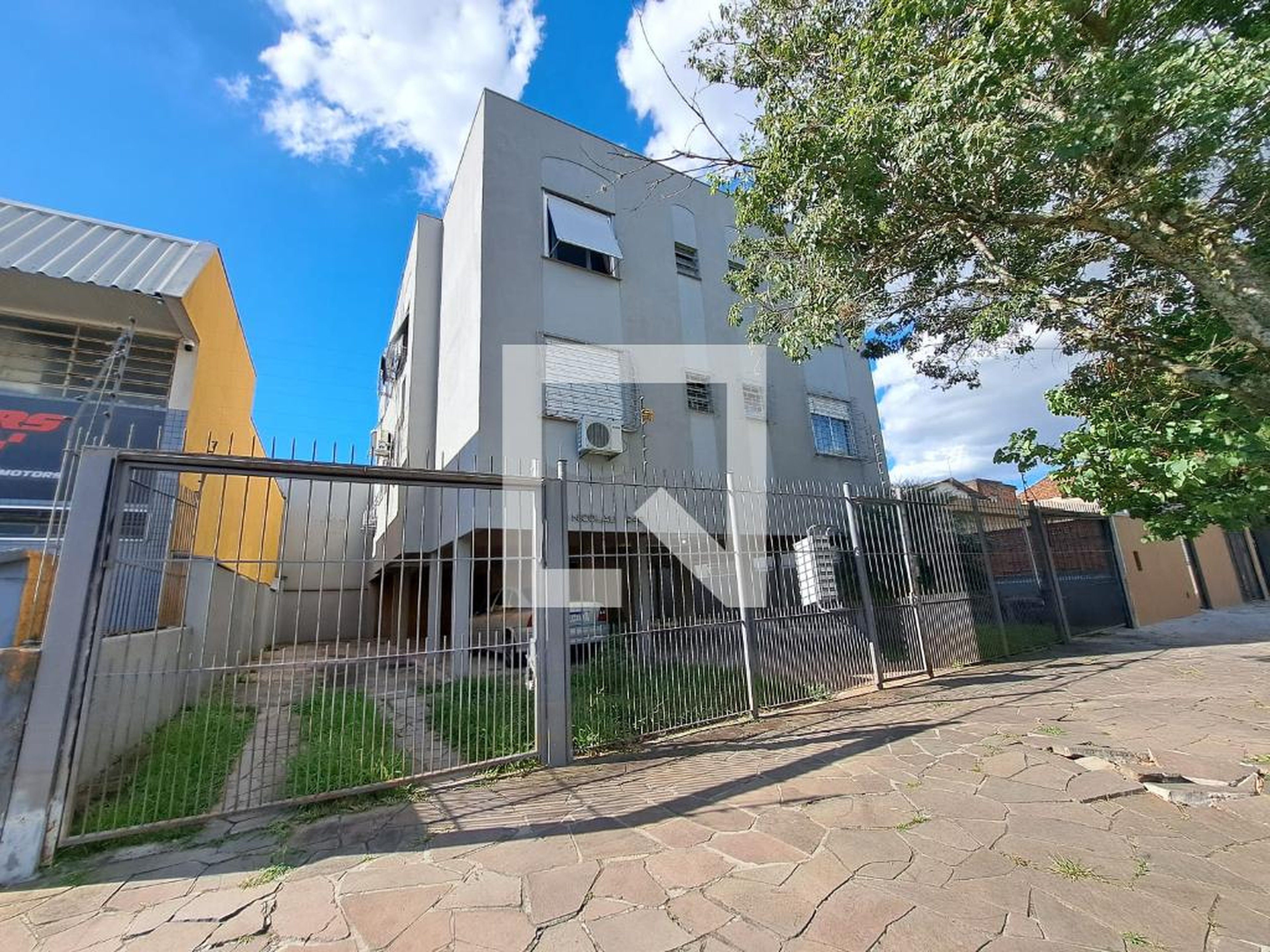 Fachada Condomínio em Rua São Nicolau, 946