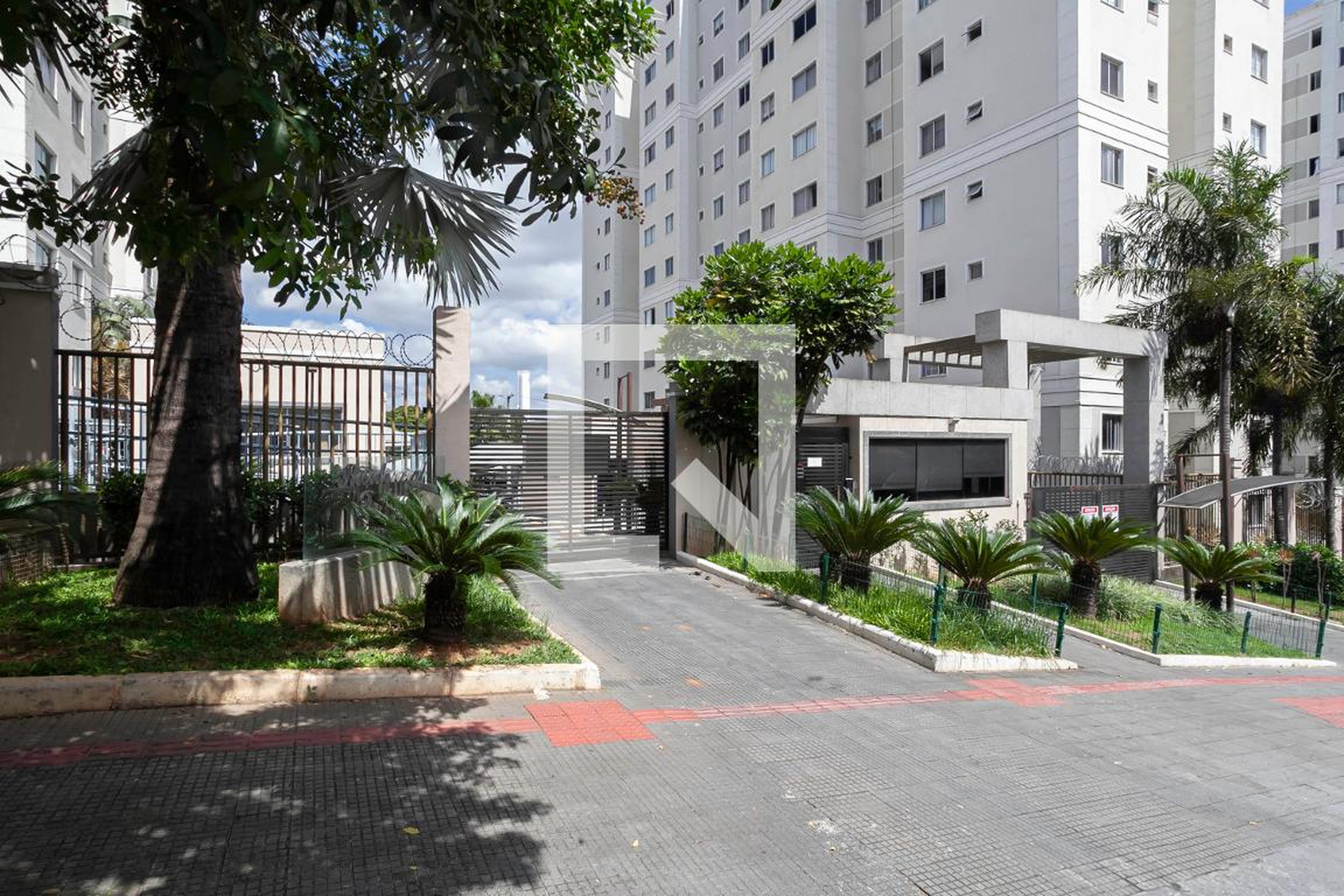 Fachada do condomínio Condomínio em Avenida da Sinfonia, 423