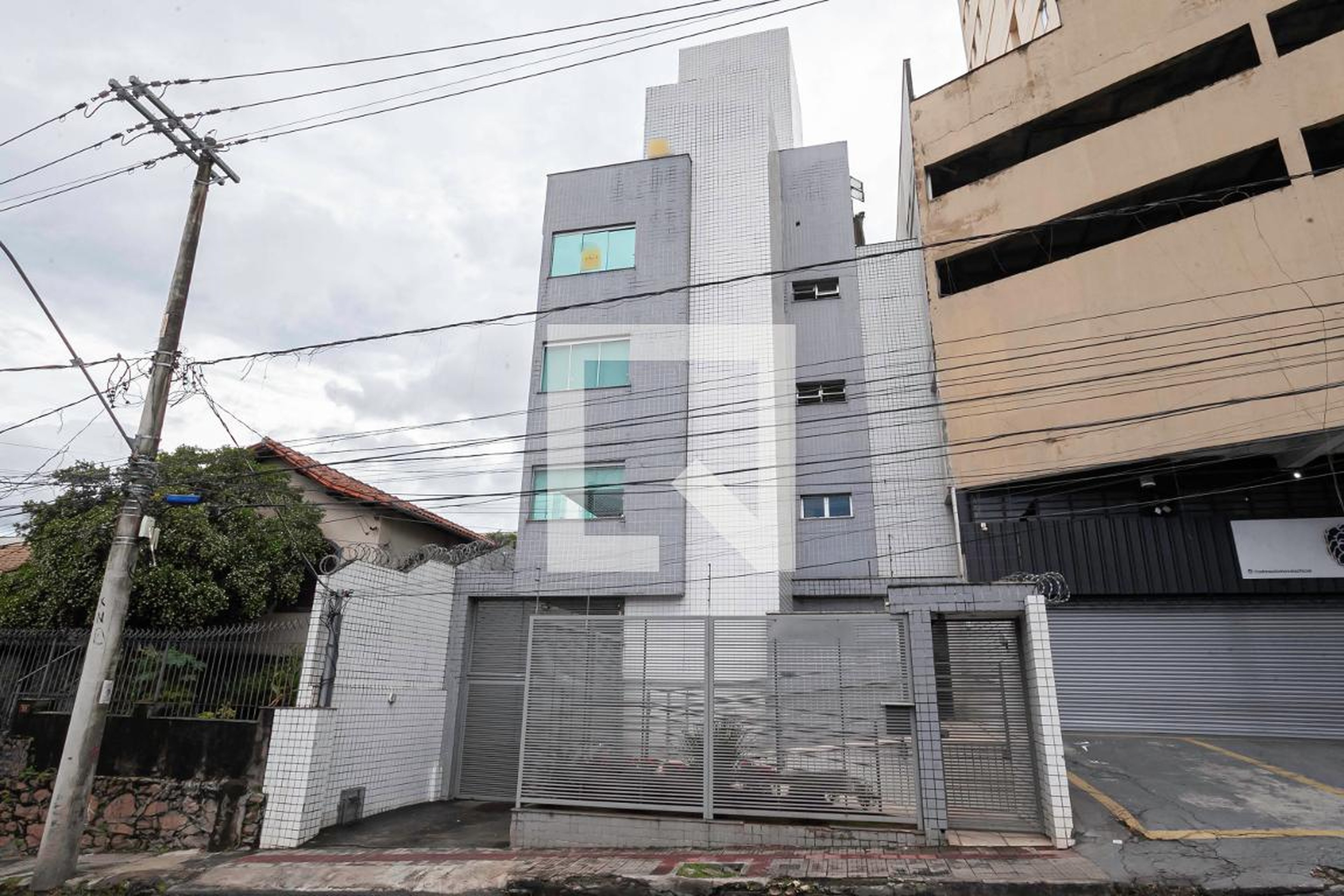 Fachada Condomínio em Rua Azurita, 45