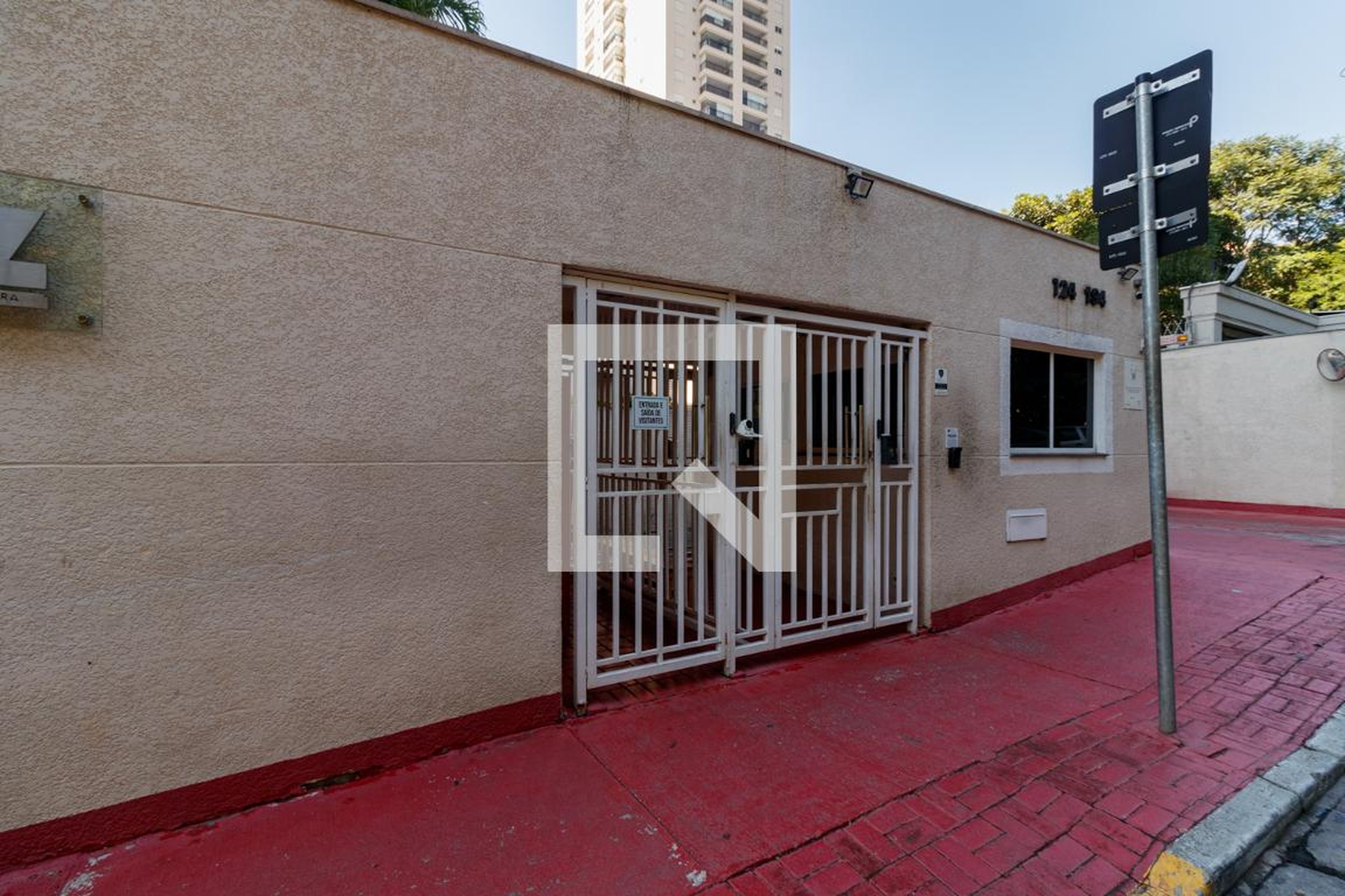 Fachada Condomínio em Avenida Professora Virgília Rodrigues Alves de Carvalho Pinto, 199