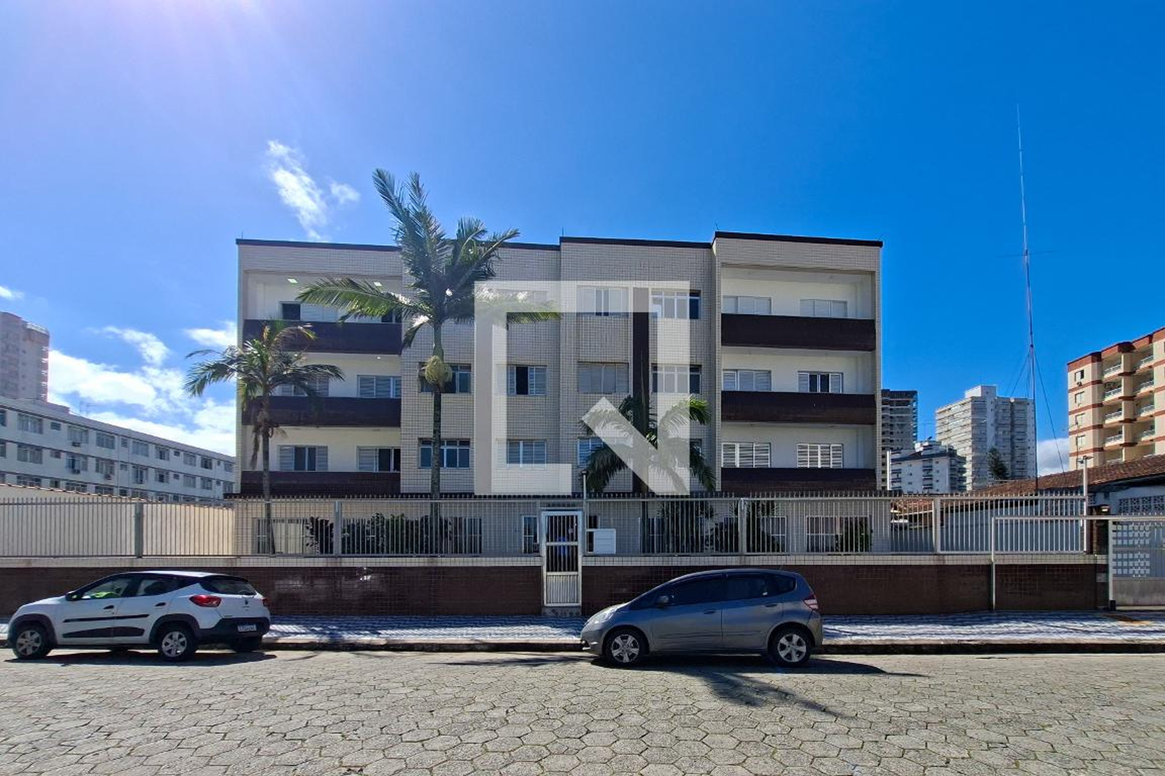 Fachada Condomínio em Rua Pedro Álvarez Cabral, 790