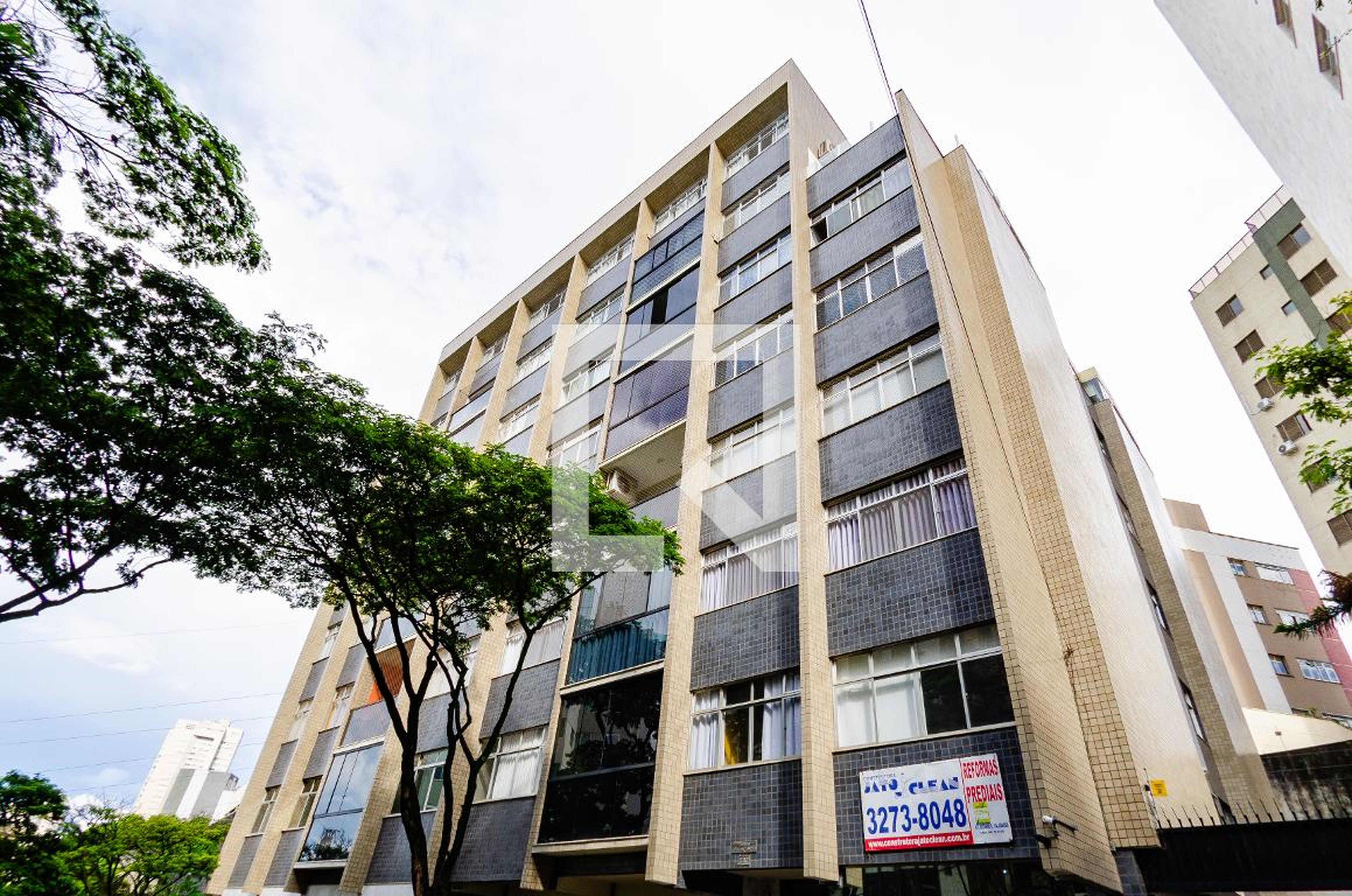 Fachada Condomínio em Rua Paula Cândido, 237