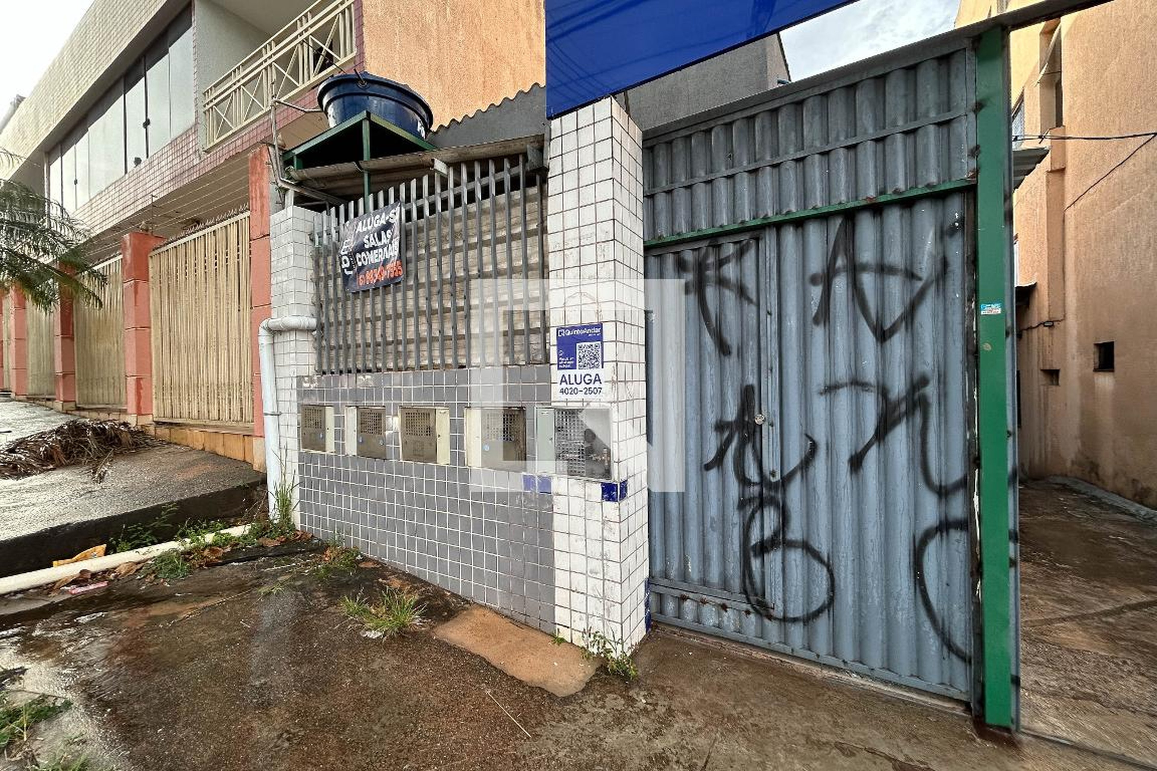 Fachada Condomínio em Ade Conjunto 21, 1