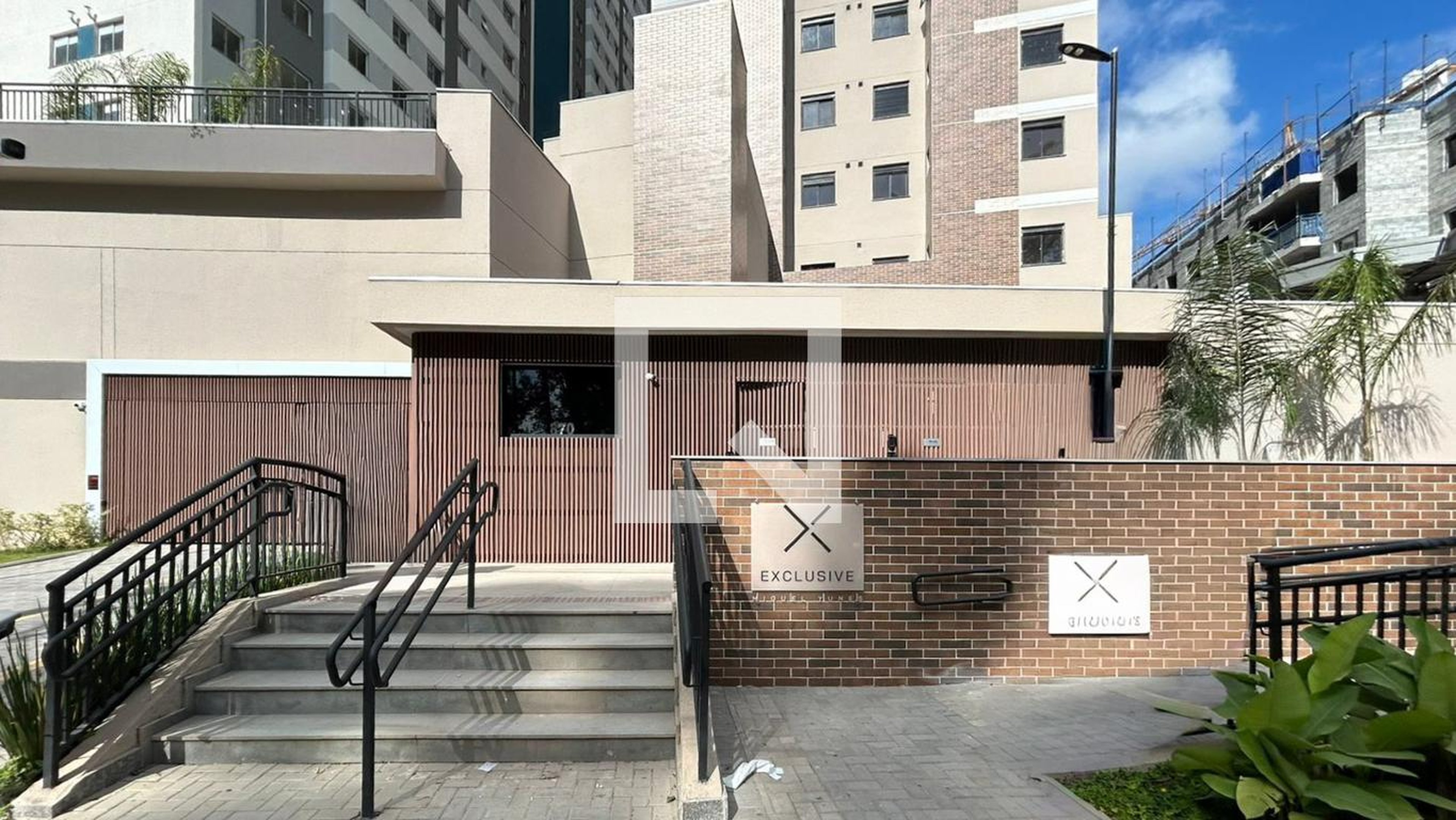 Fachada Condomínio Exclusive Miguel Yunes