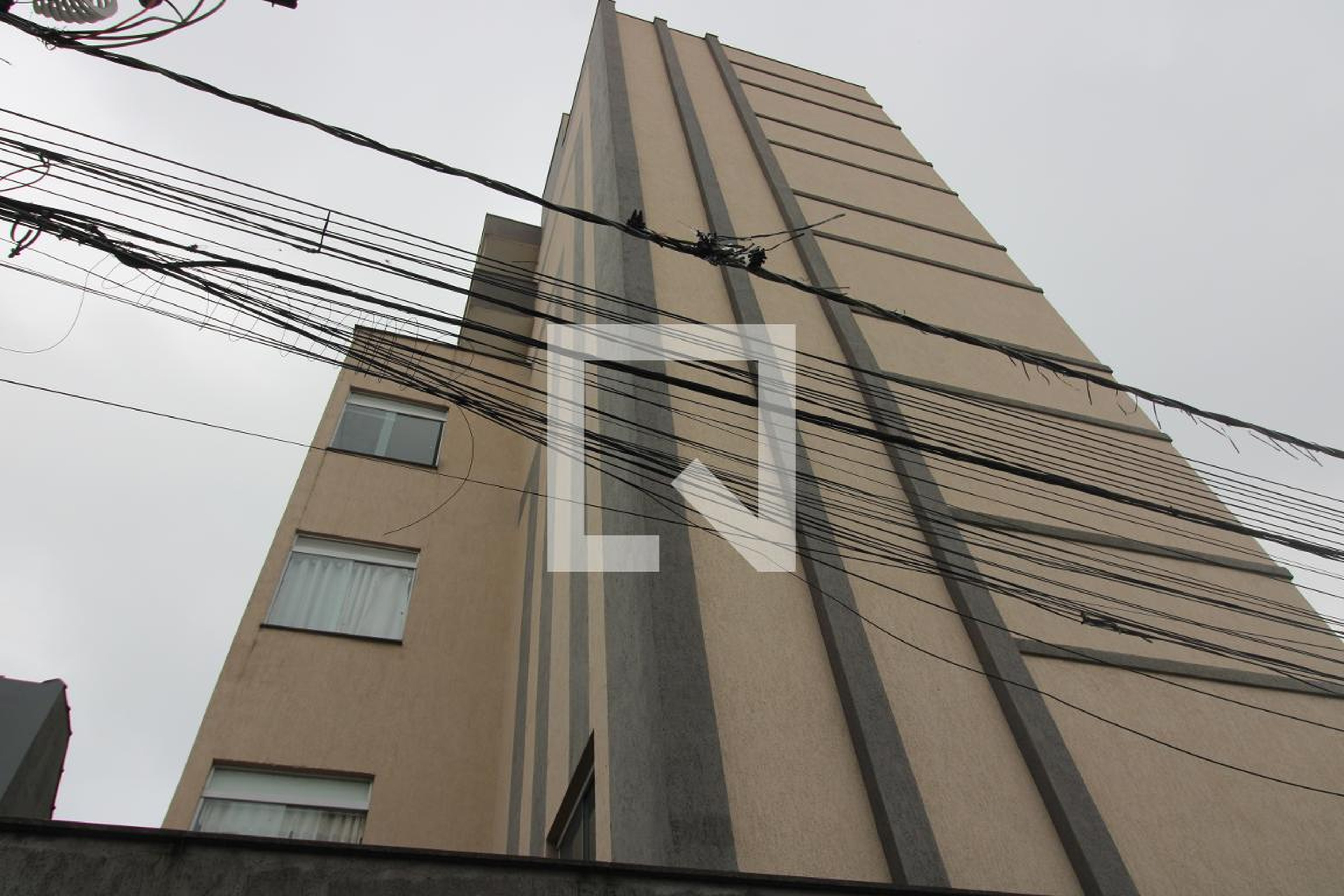 Fachada Condomínio em Rua Majê, 44