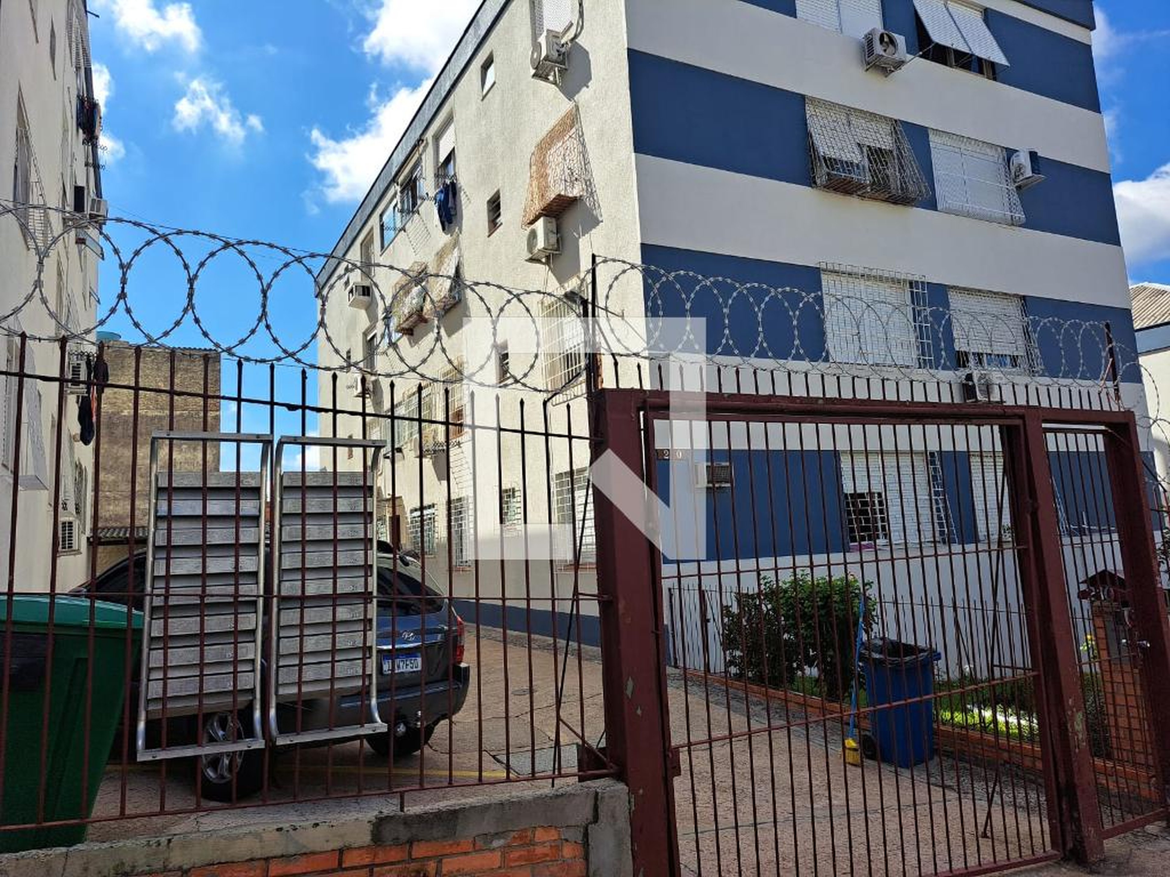 Fachada Condomínio em Rua Doutor Vargas Neto, 210