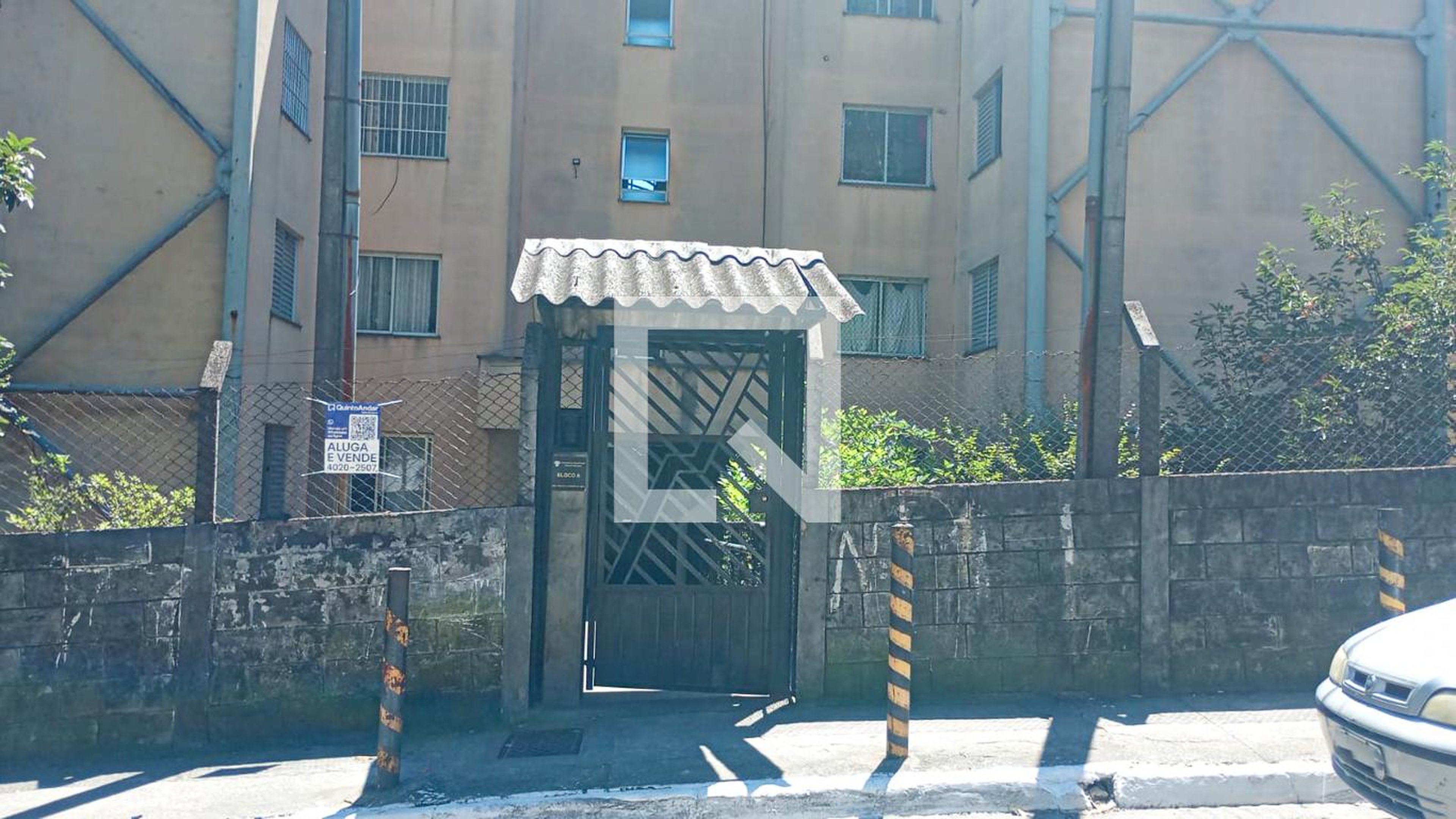 Fachada Condomínio em Rua Ari da Rocha Miranda, 1