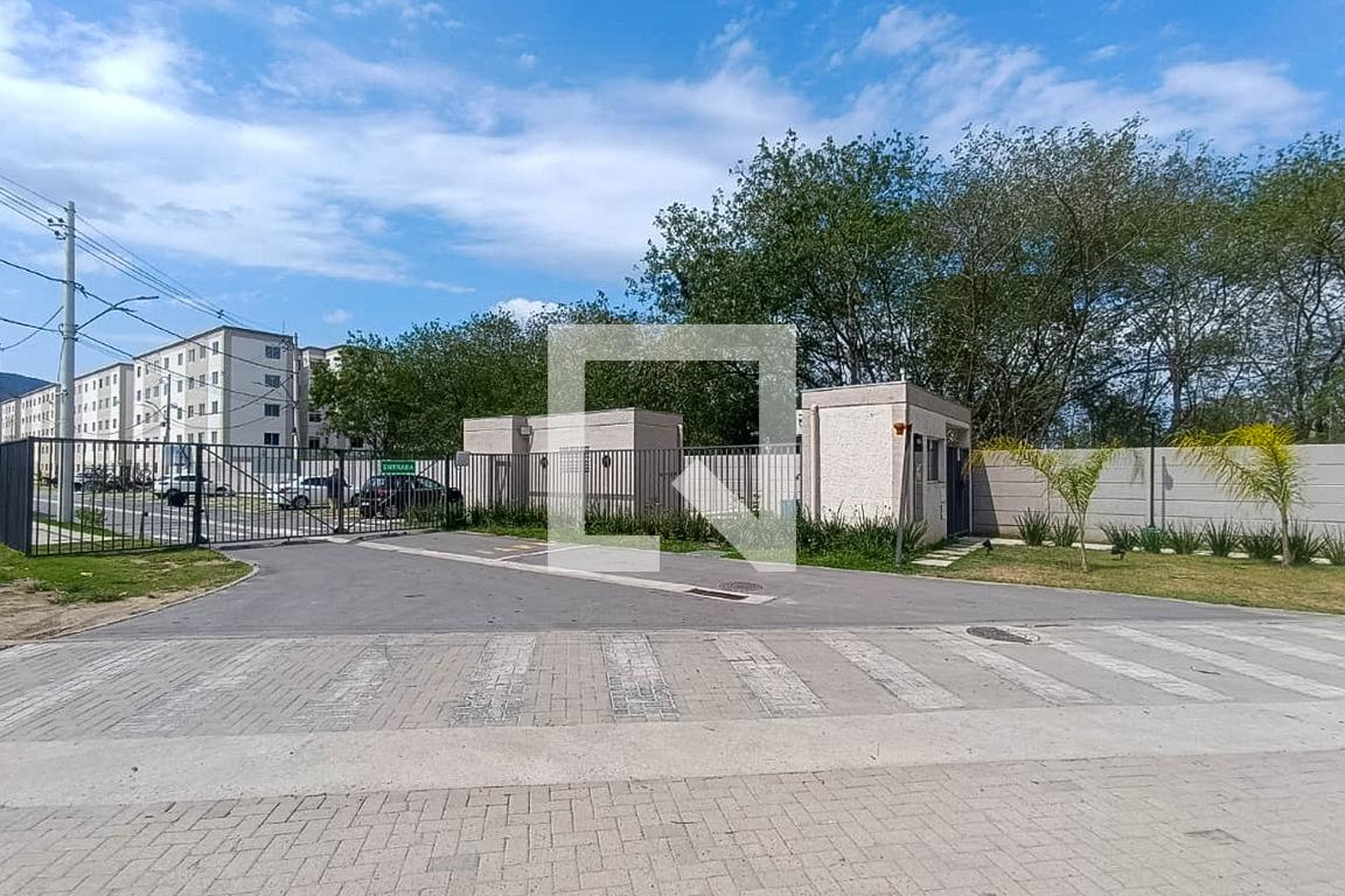 Fachada do condomínio Condomínio em Rua do Canal, 2