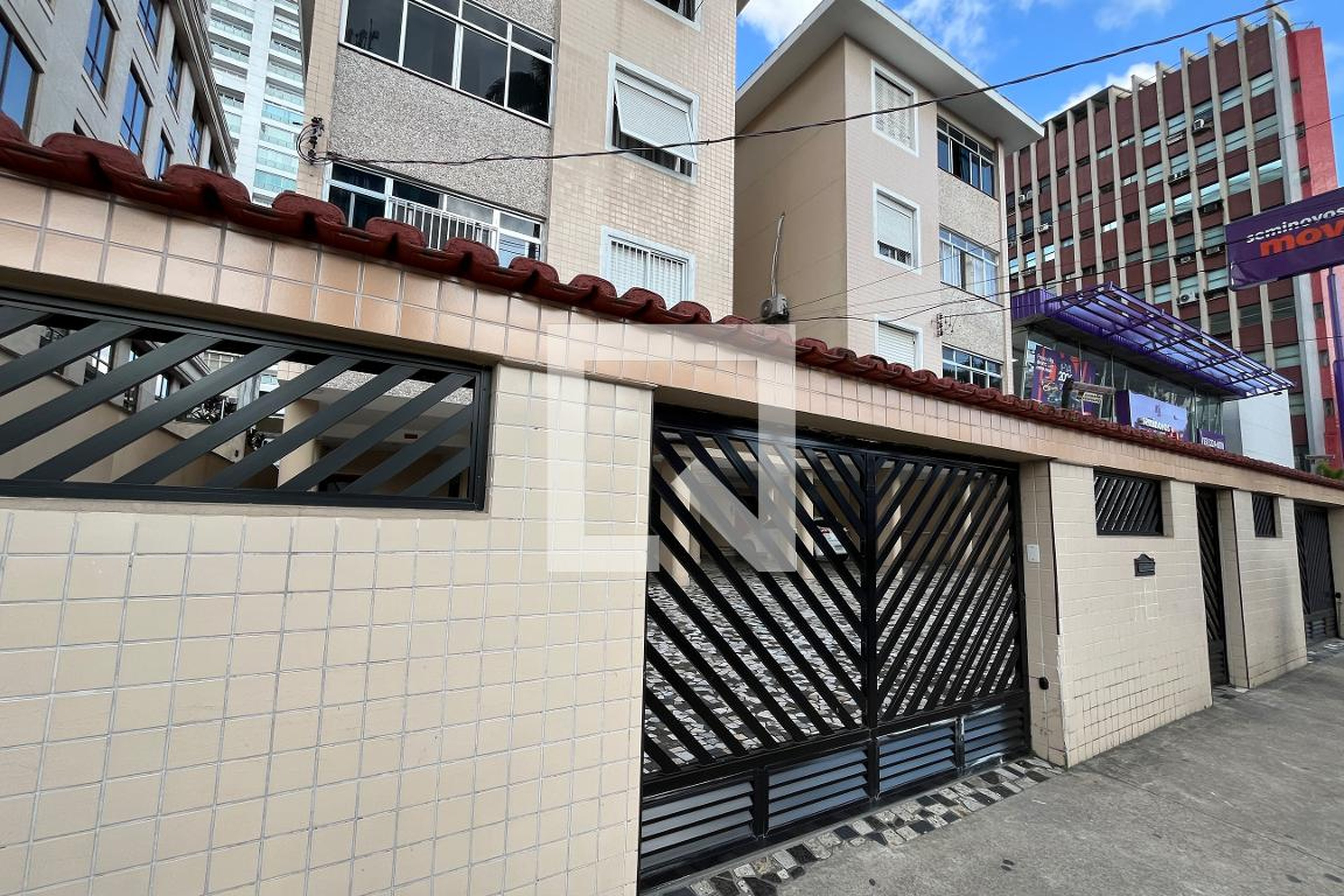 Fachada Condomínio em Avenida Ana Costa, 301