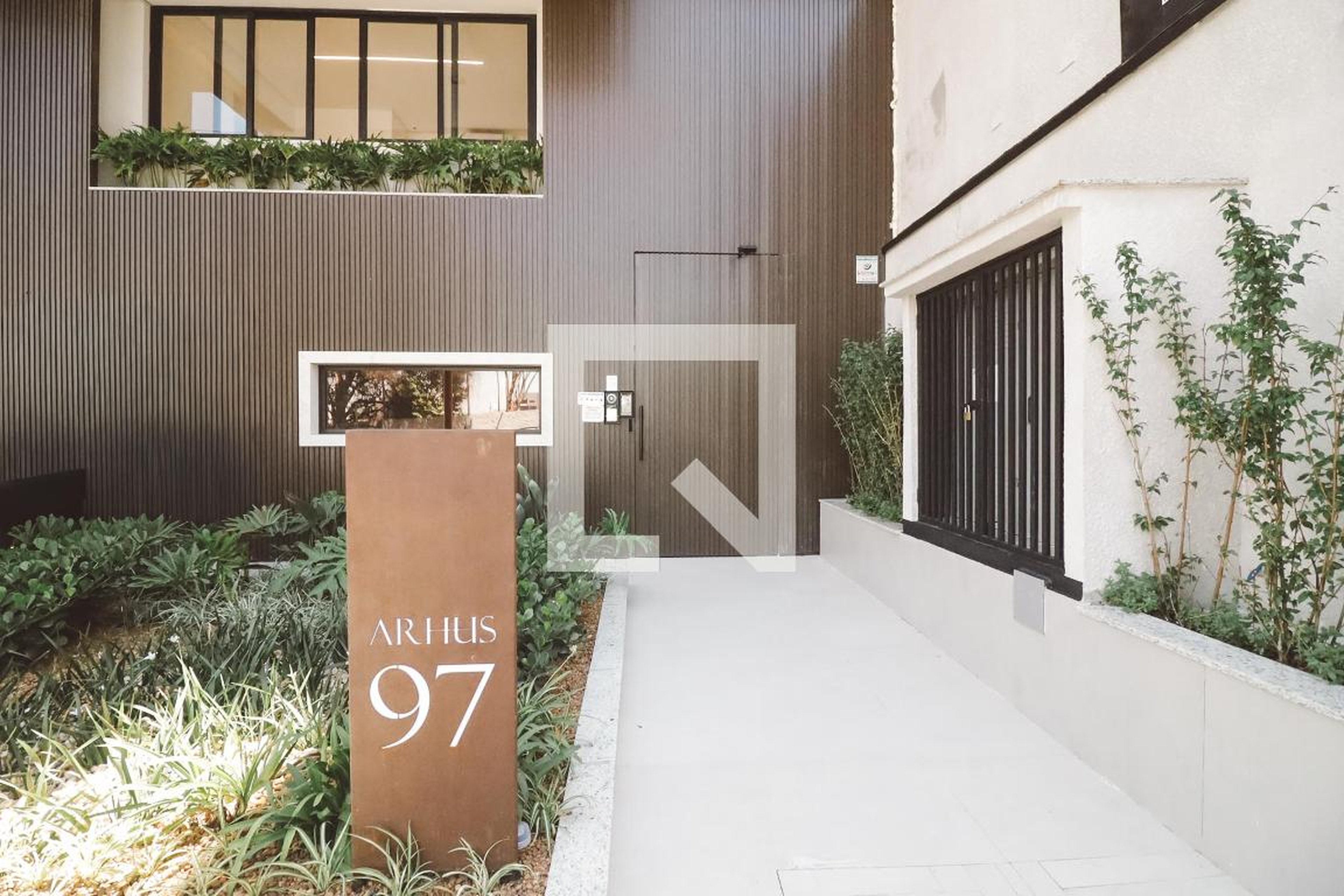 Fachada do Prédio Condomínio em Rua Doutor Artur Guimarães, 97