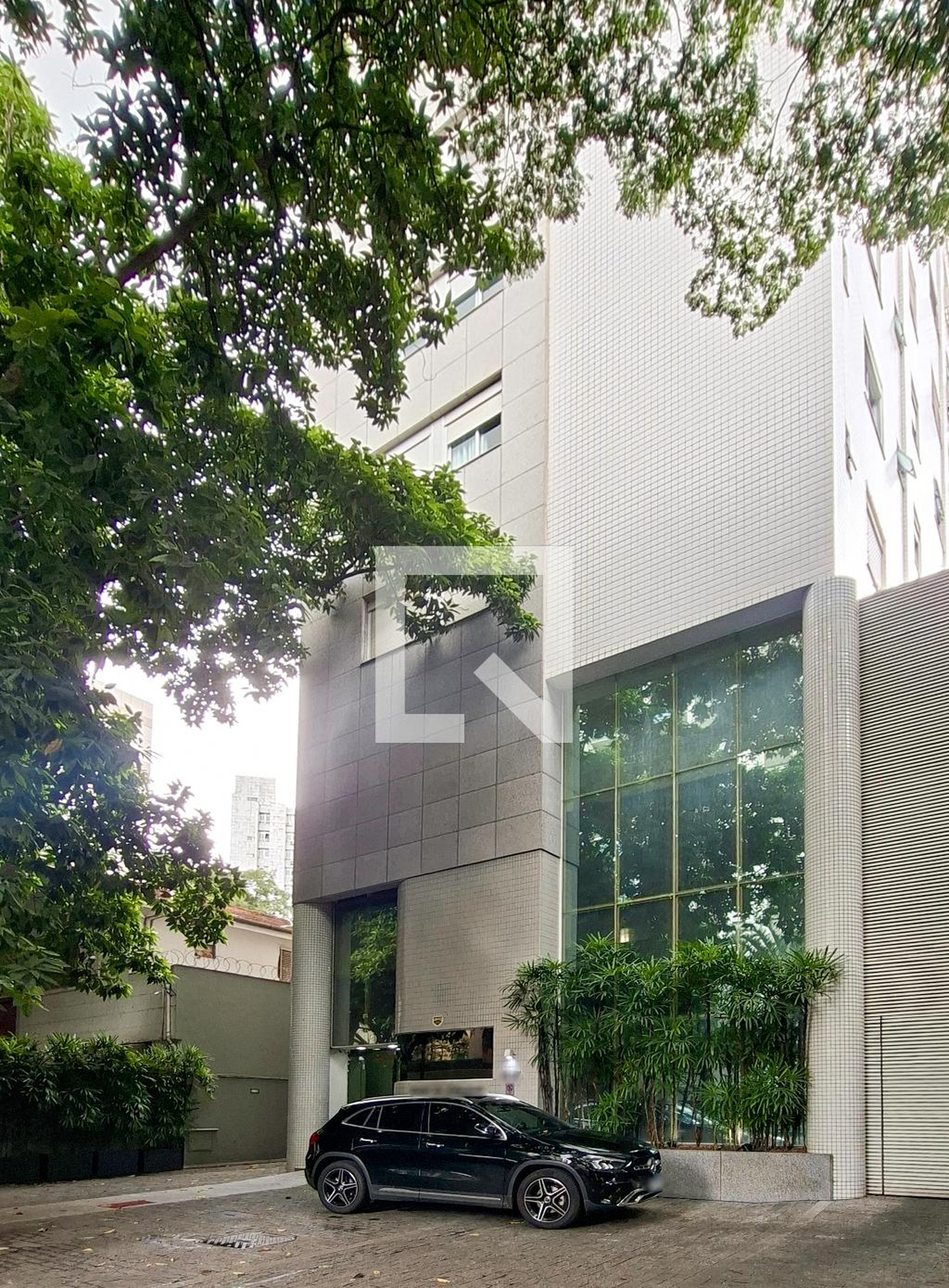 Fachada Condomínio em Rua Cláudio Manoel, 1018