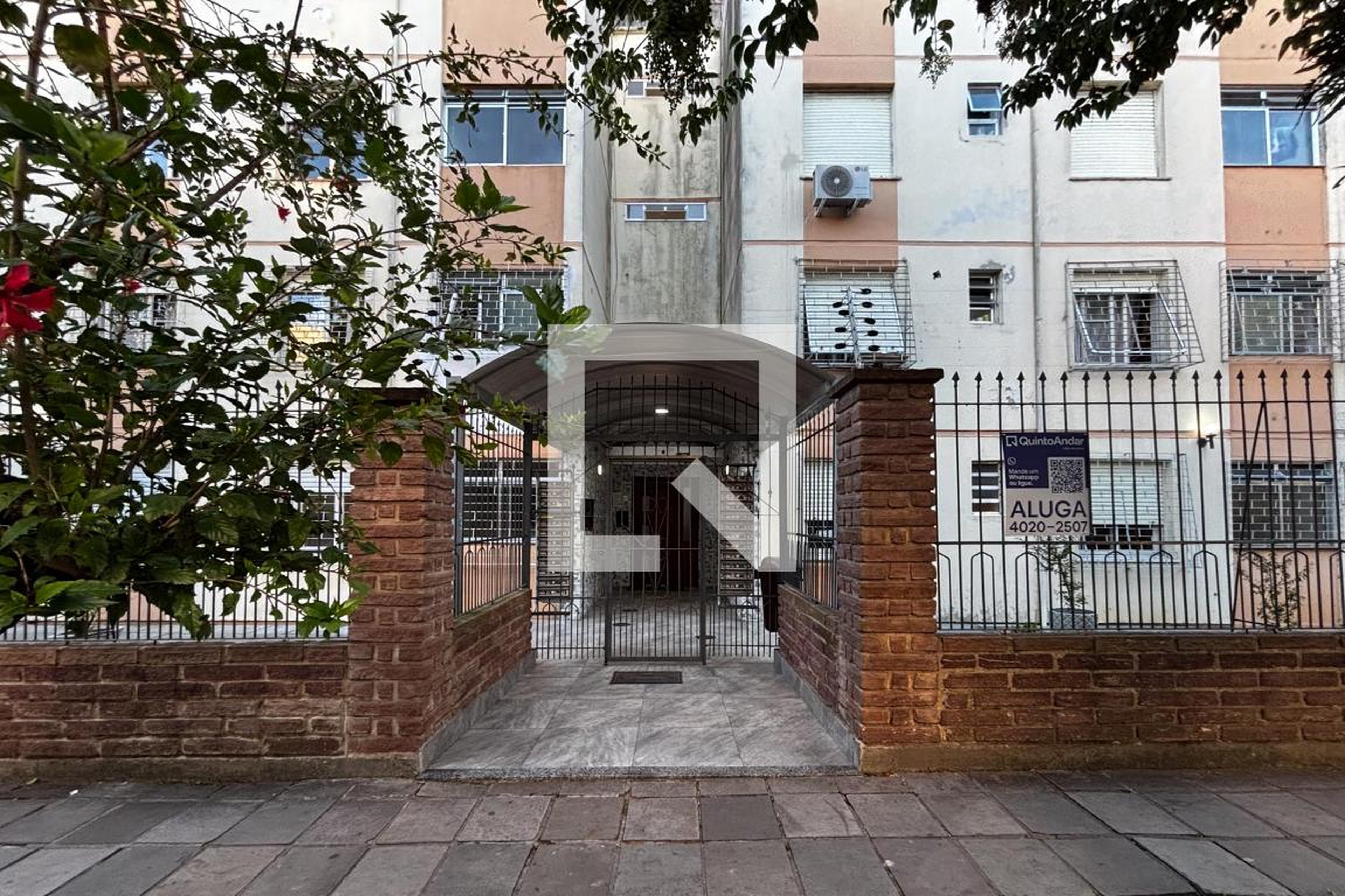 Fachada Condomínio em Rua José Domingos Varella, 61