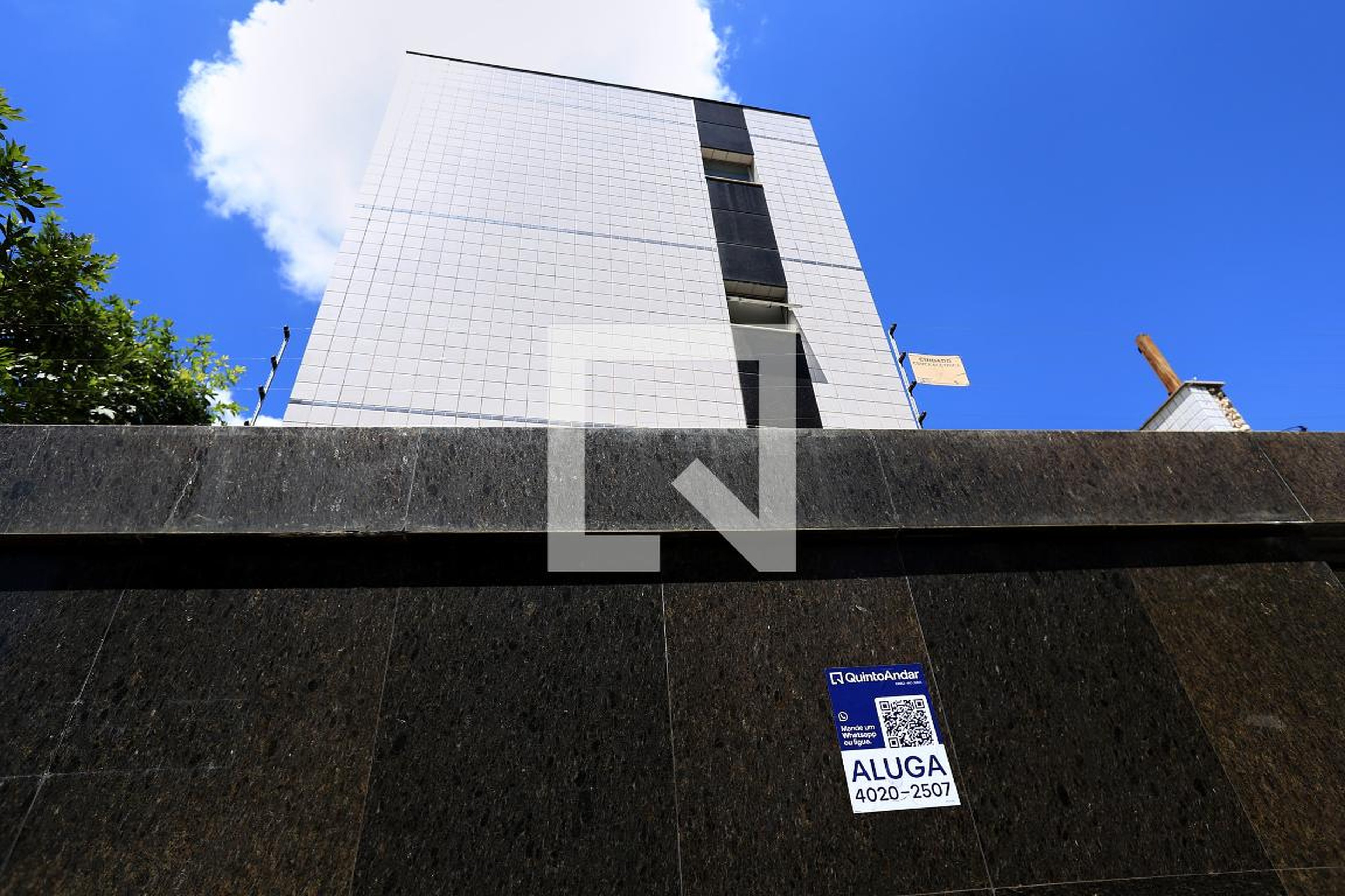 Fachada Condomínio em Rua Estrela Dalva, 30