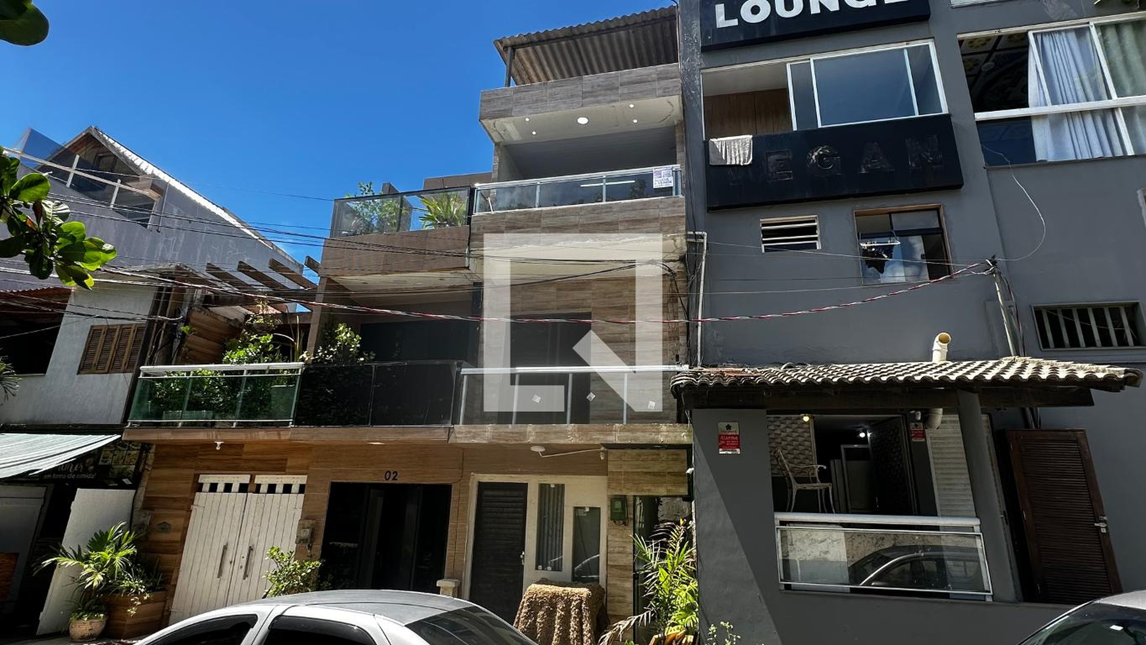 Fachada Condomínio em Rua AW, 4