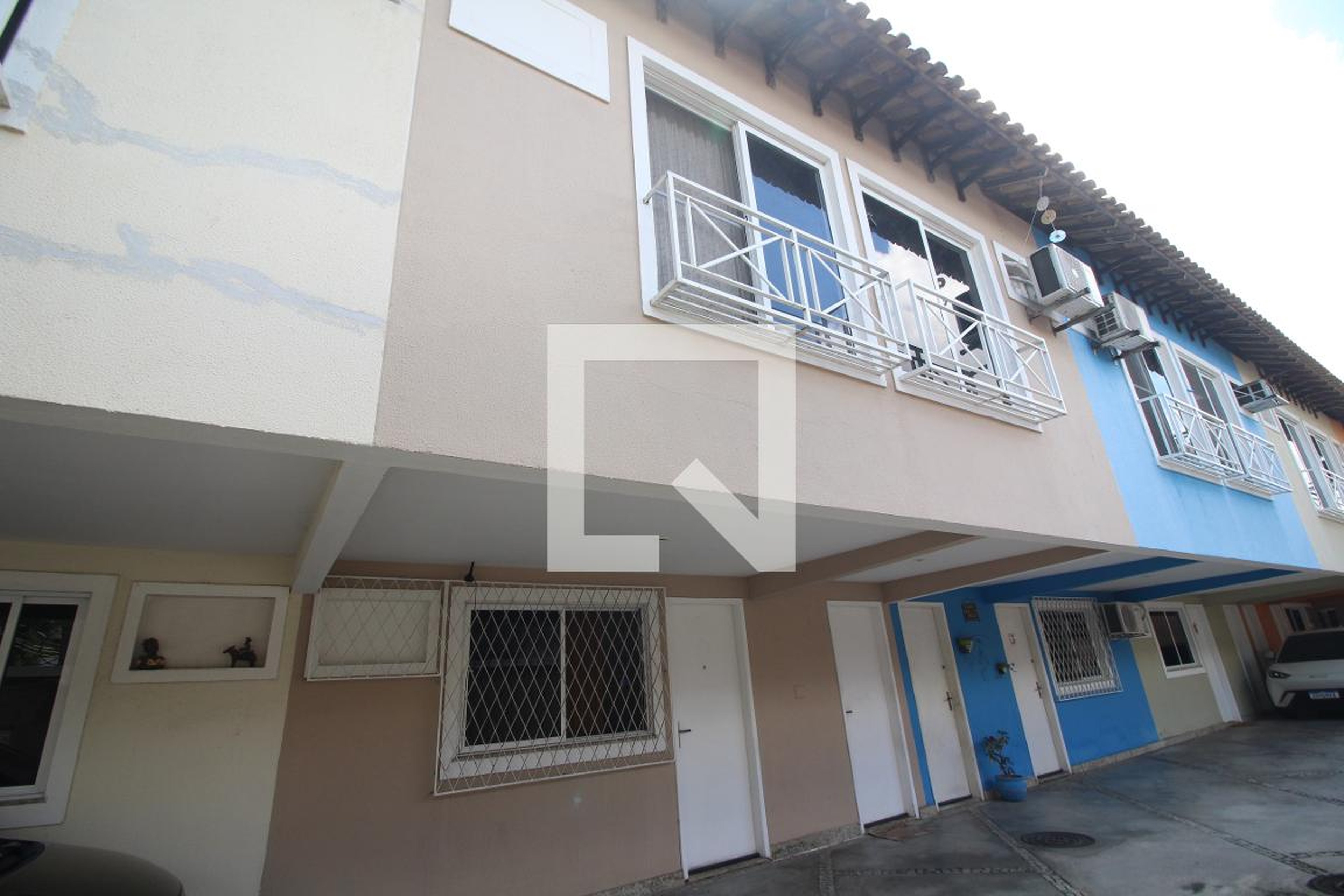 Fachada Condomínio em Rua Lino Coutinho, 63