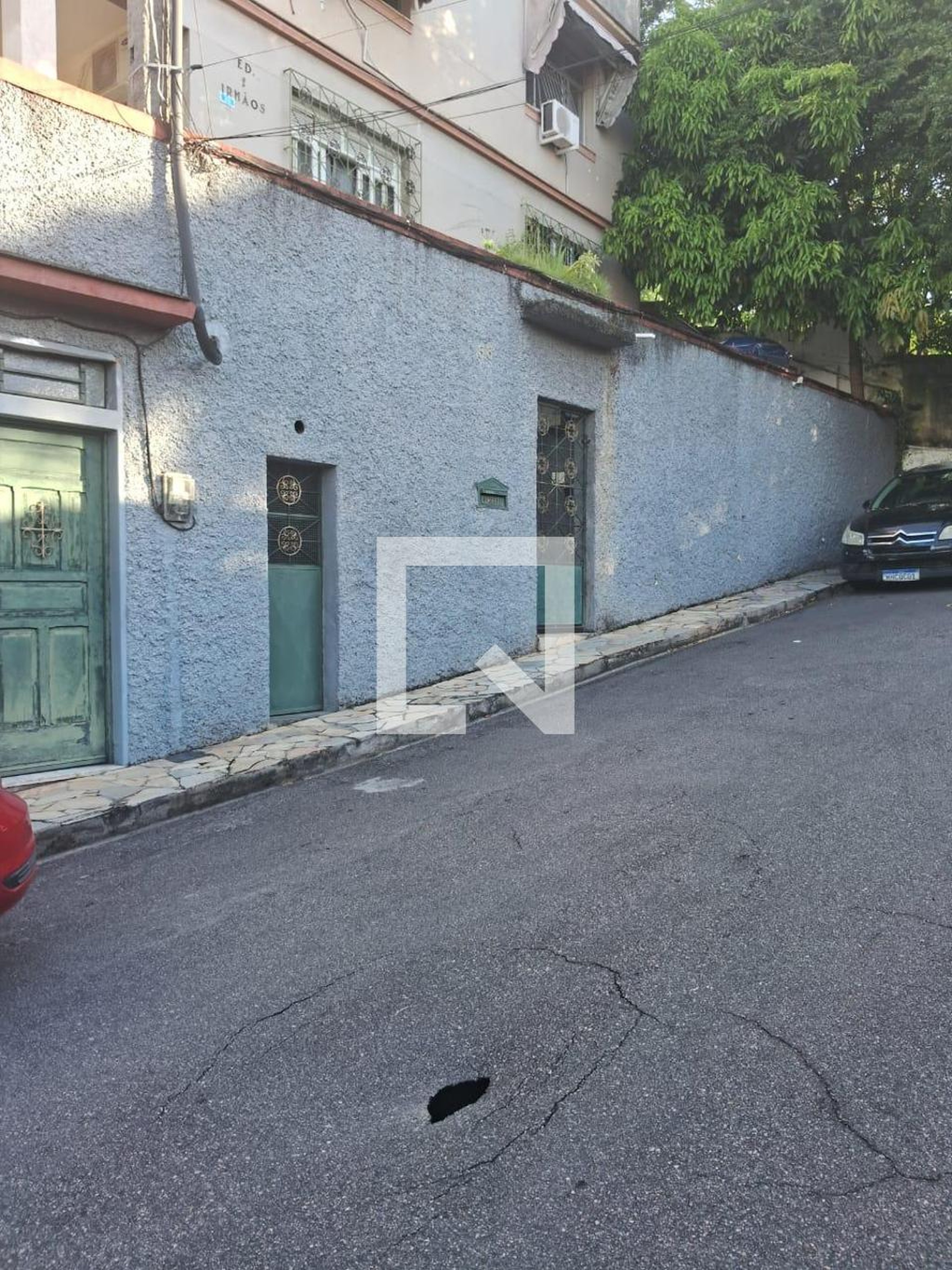 Fachada Condomínio em Travessa São João Batista, 33