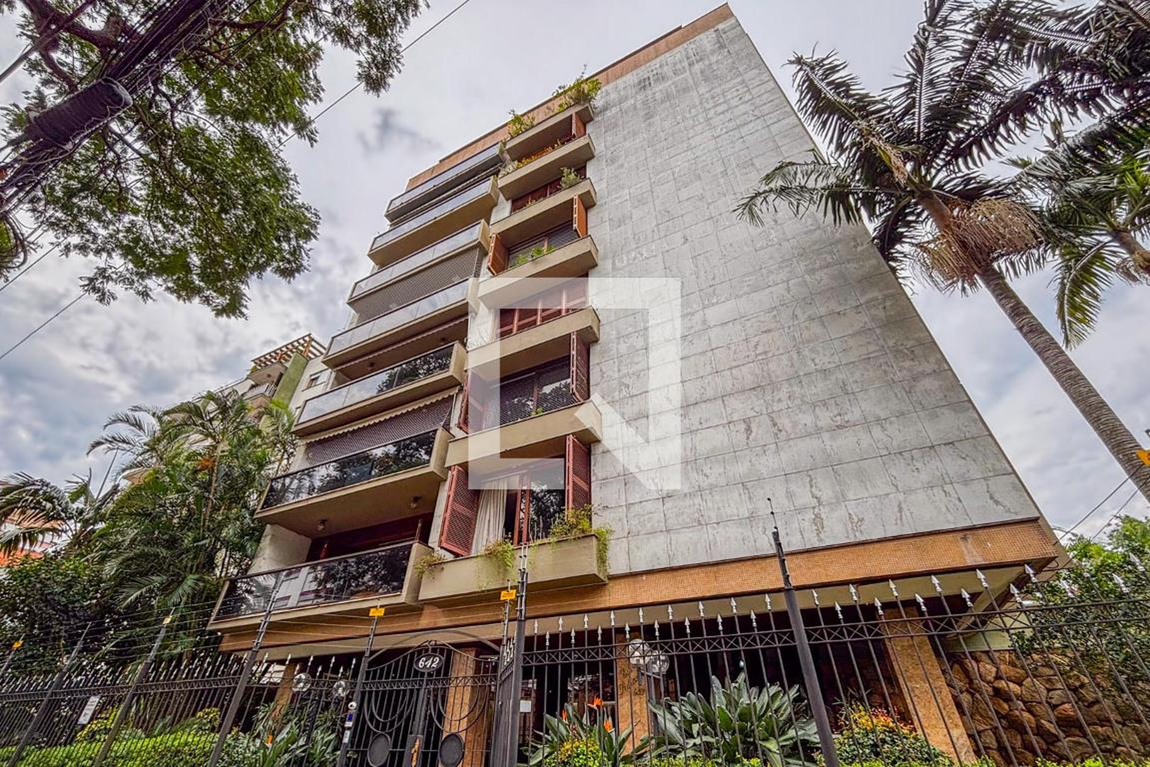 Fachada Condomínio em Rua Santa Terezinha, 642