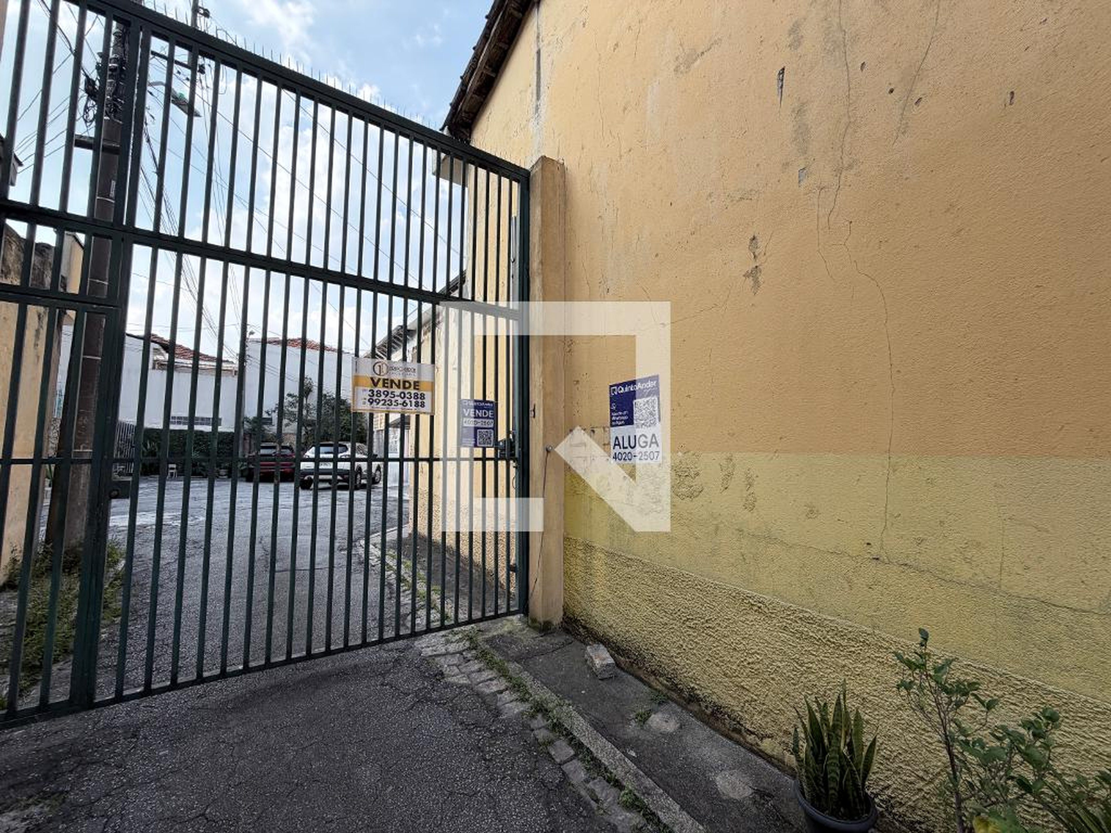 Fachada Condomínio em Rua Orfanato, 1085