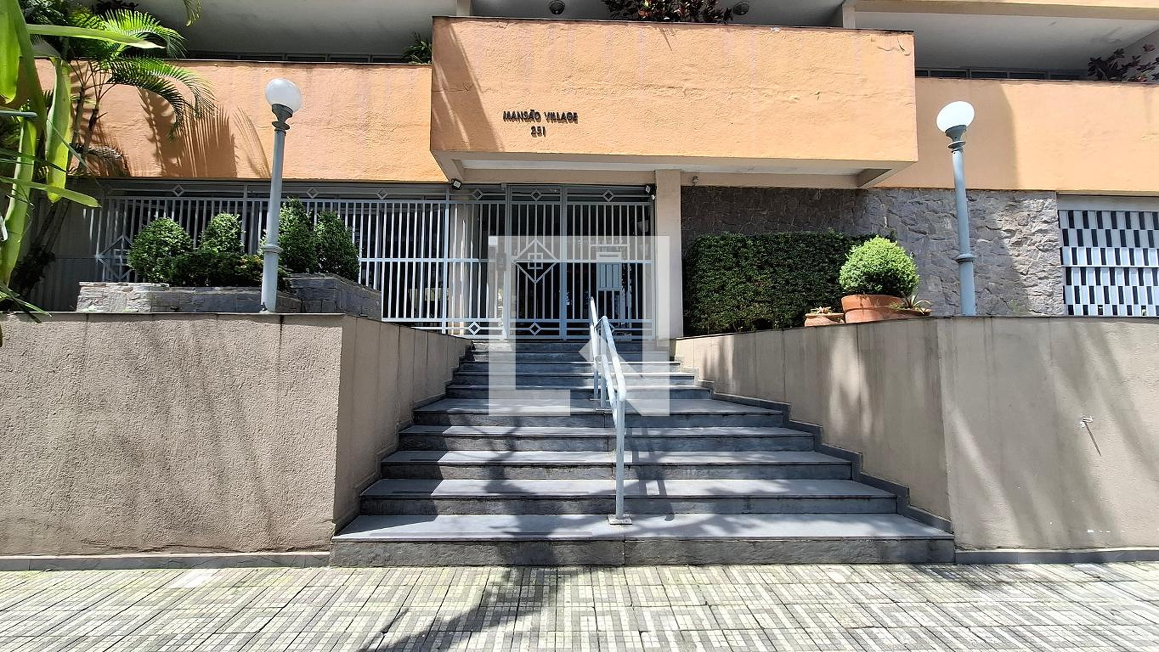 Fachada Condomínio Mansão Village