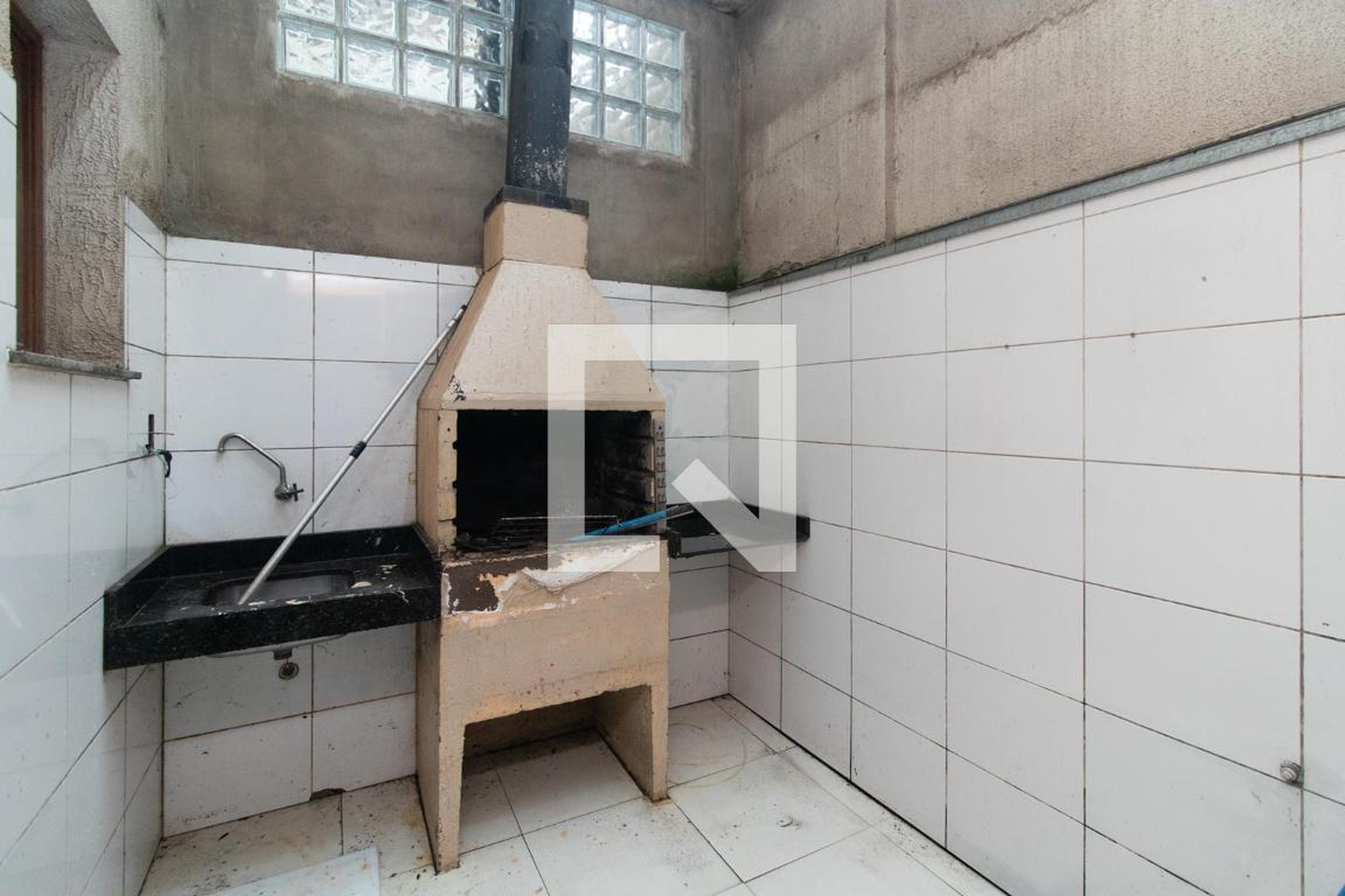 Churrasqueira - PO 83 Casa 610291022-33