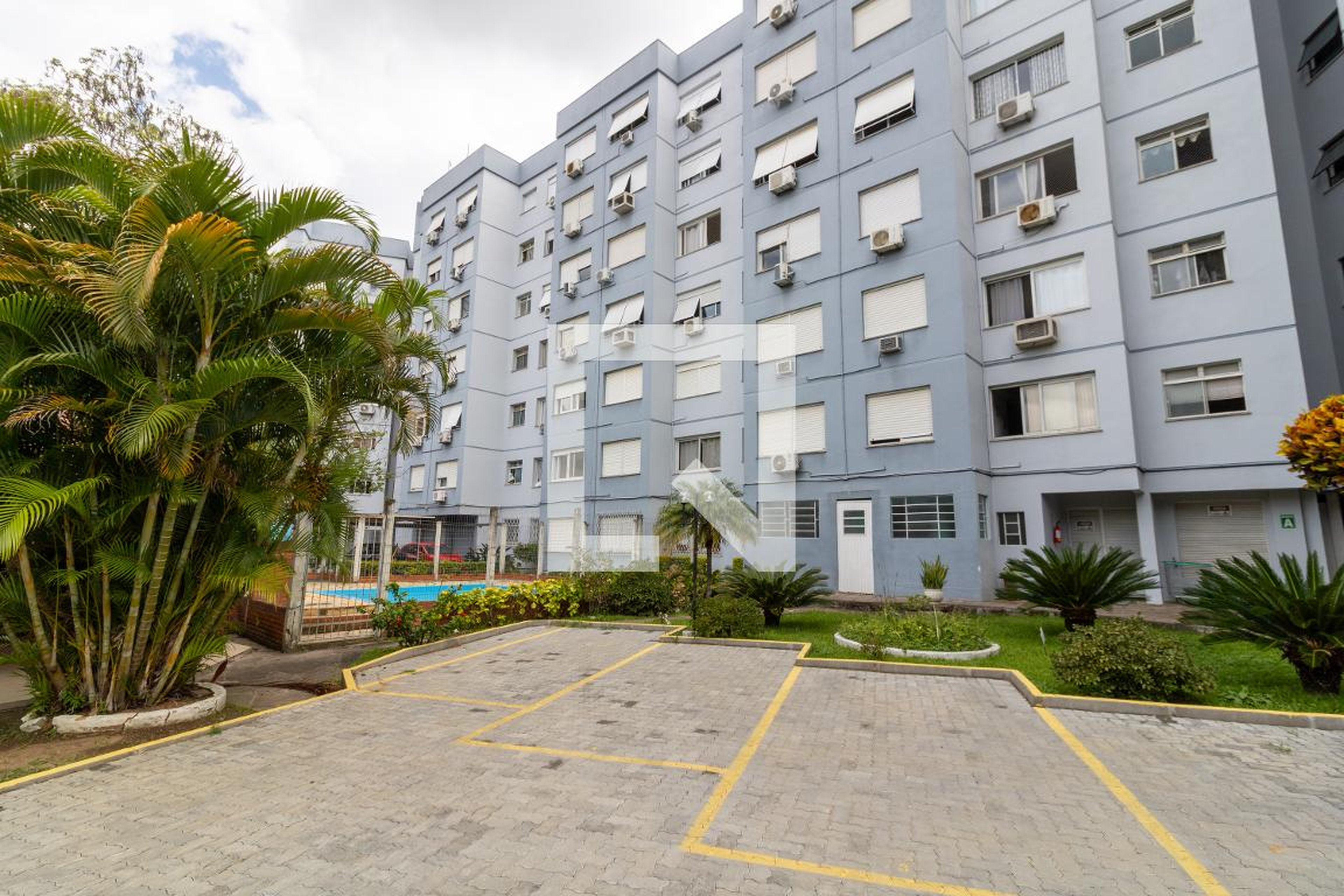 Fachada Condomínio em Avenida da Cavalhada, 2356