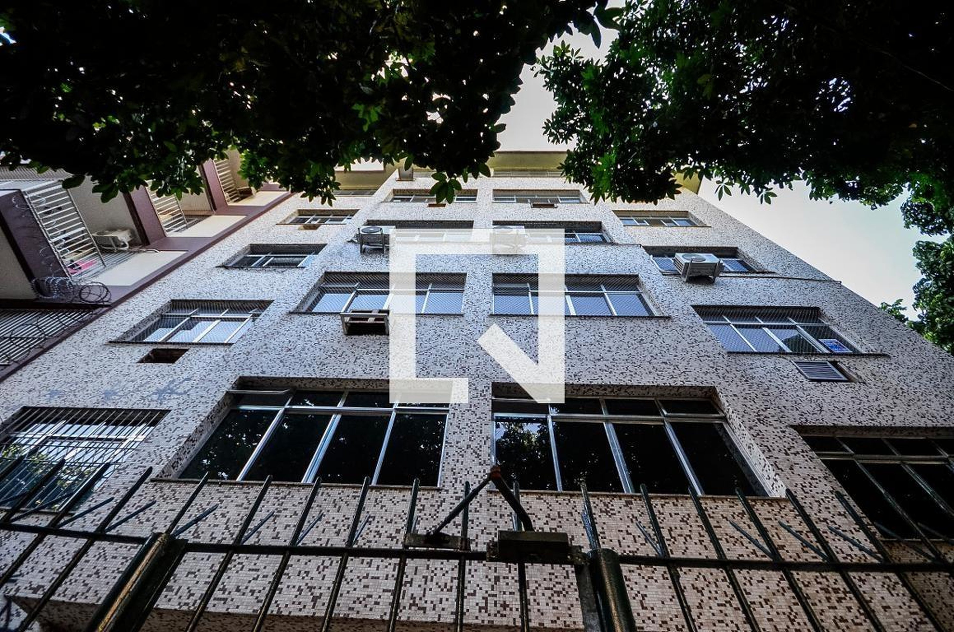 Fachada Condomínio em Rua Mário de Alencar, 32