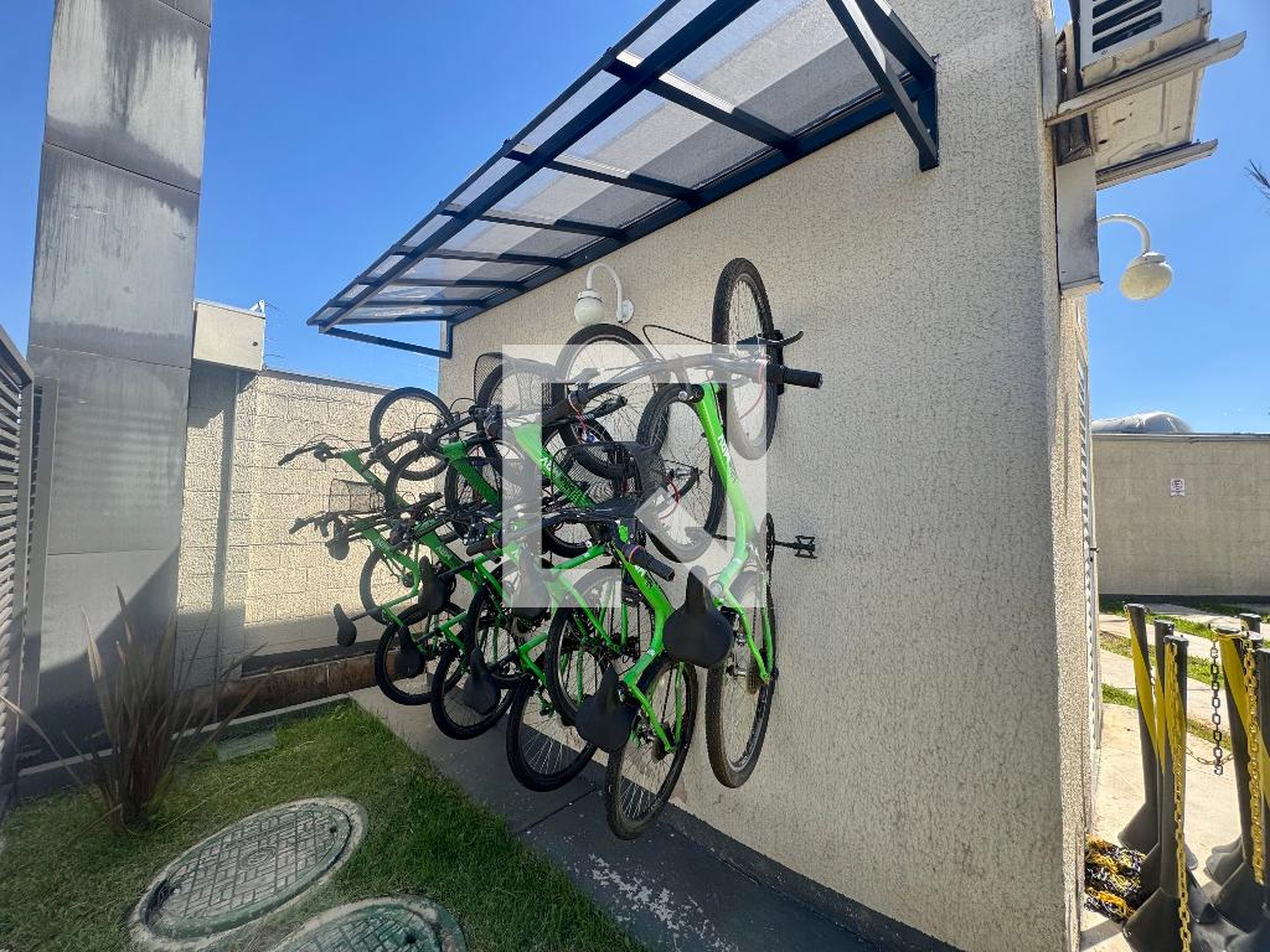 Bicicletario - Golden Plaza