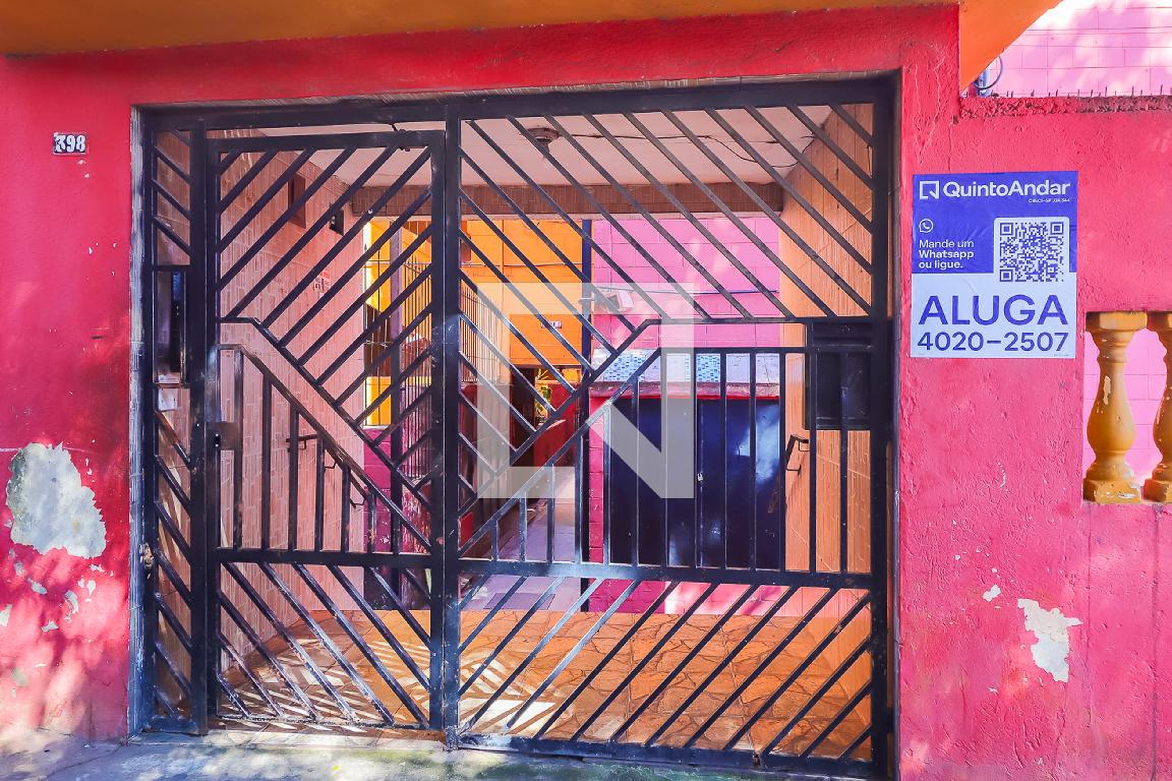 Fachada Condomínio em Travessa Espelho das Águas, 398