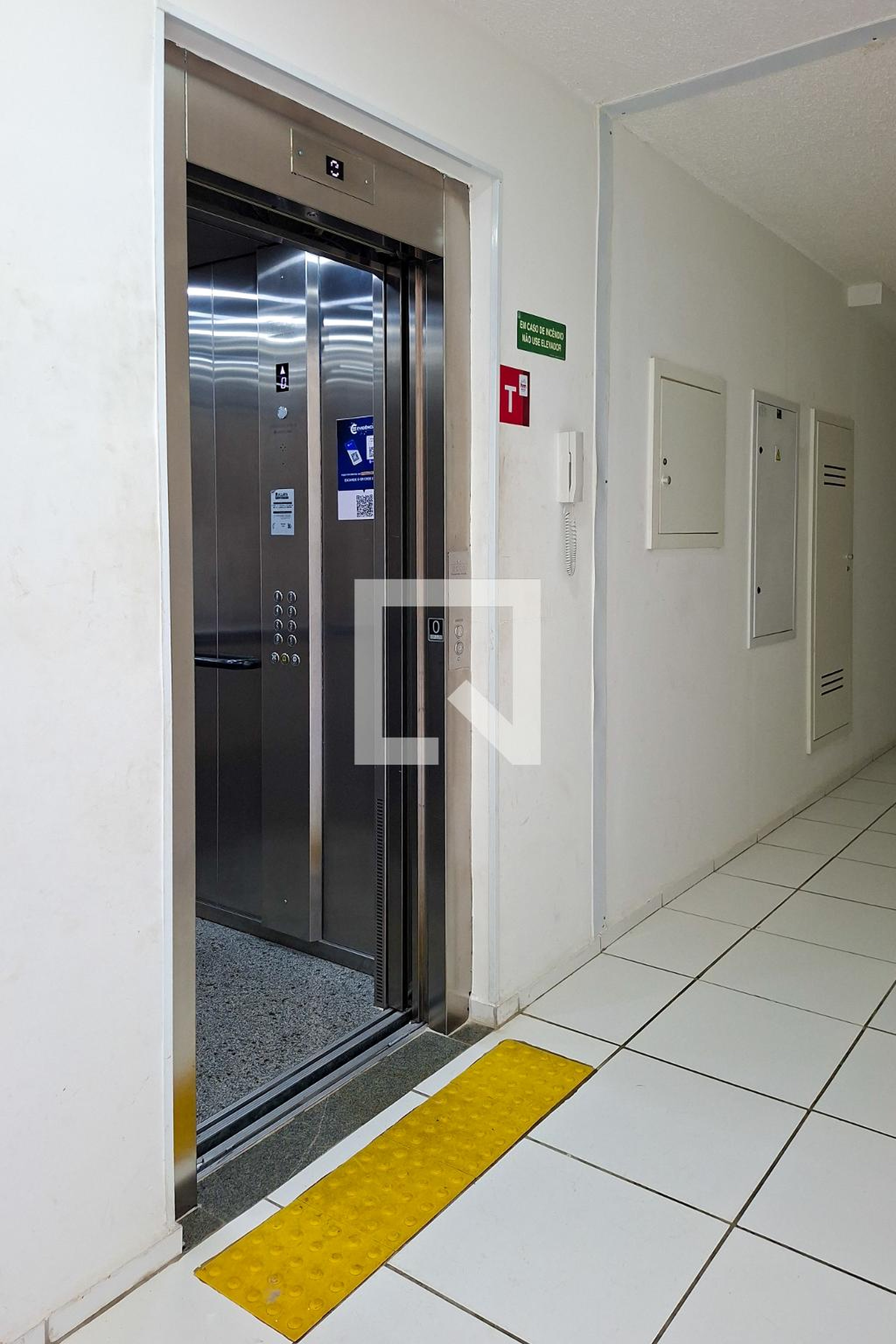 Elevador - HM Brisa do Mar