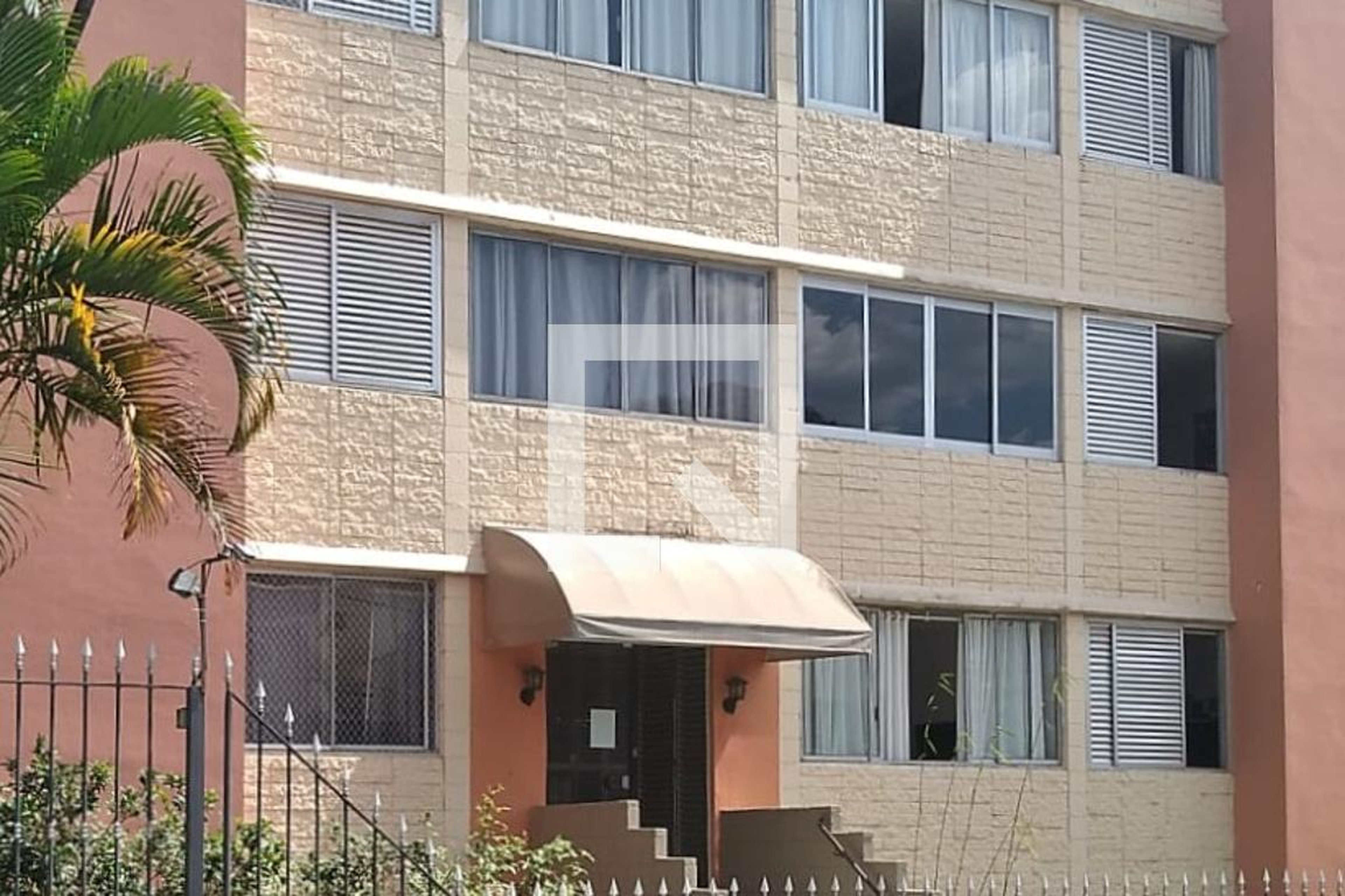 Fachada Condomínio Centro Residencial Casa Verde