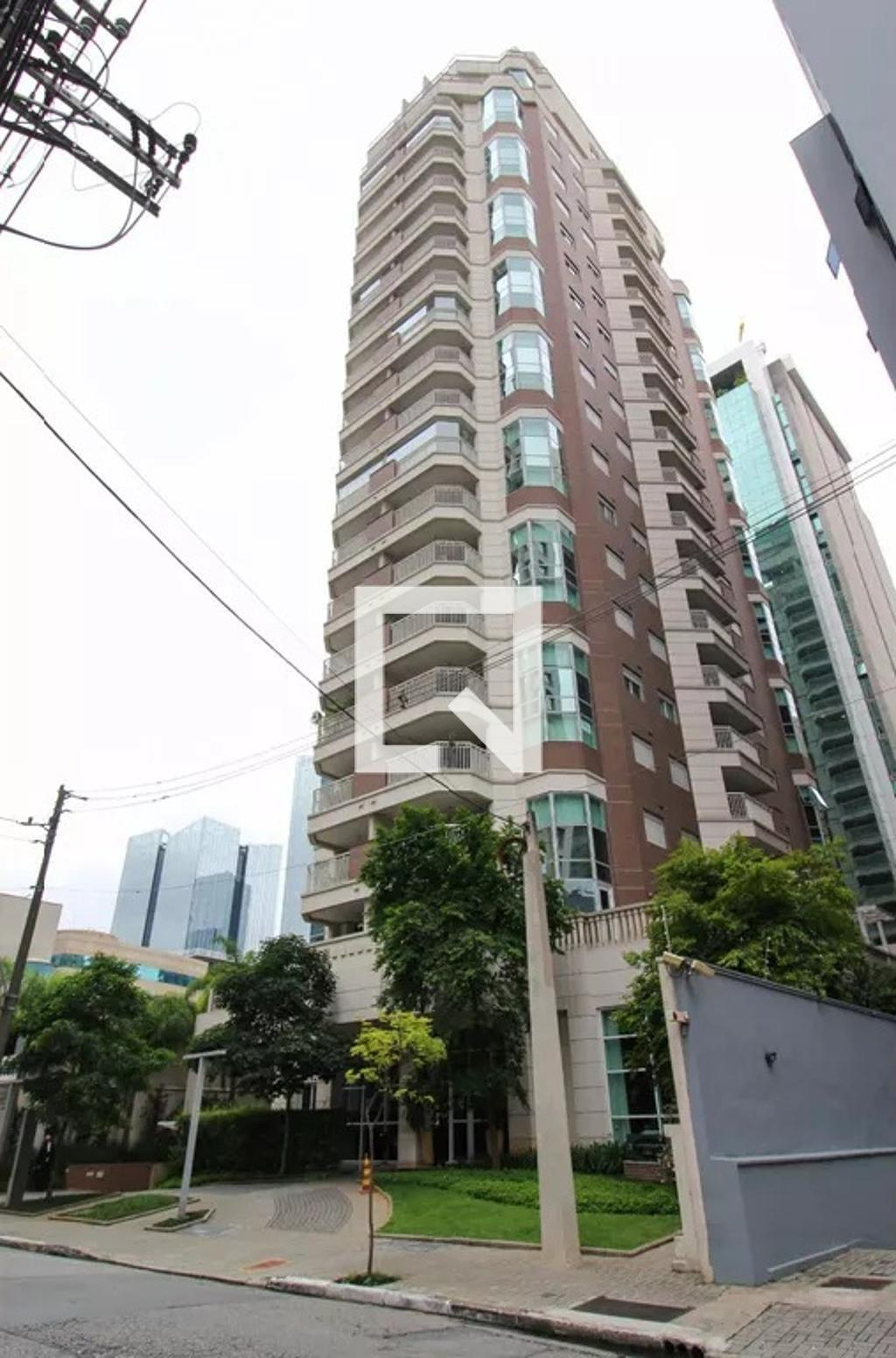 Fachada Condomínio Vila Funchal Bay Apartaments